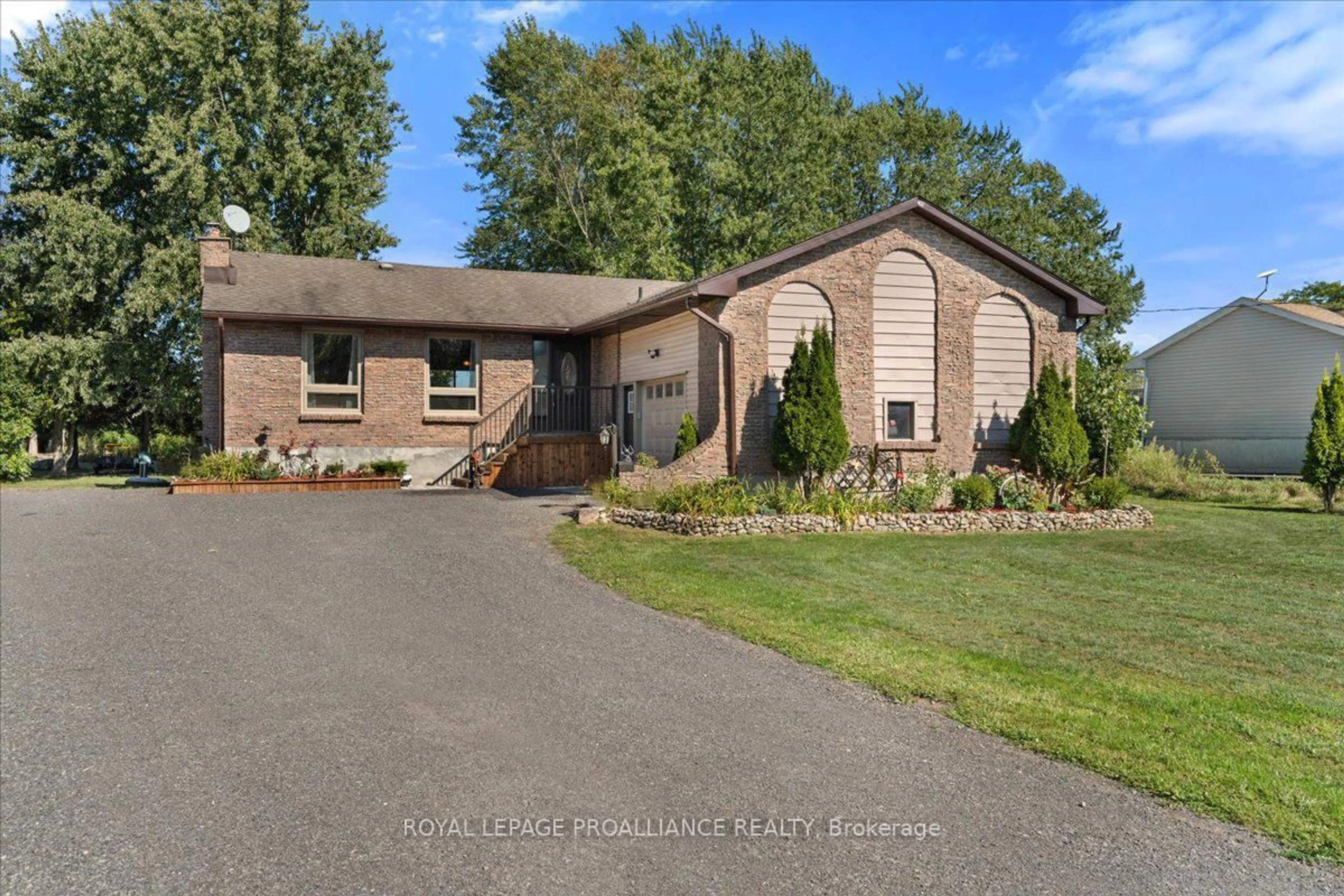 Unknown for 558 Aikins Rd, Quinte West Ontario K8N 4Z2