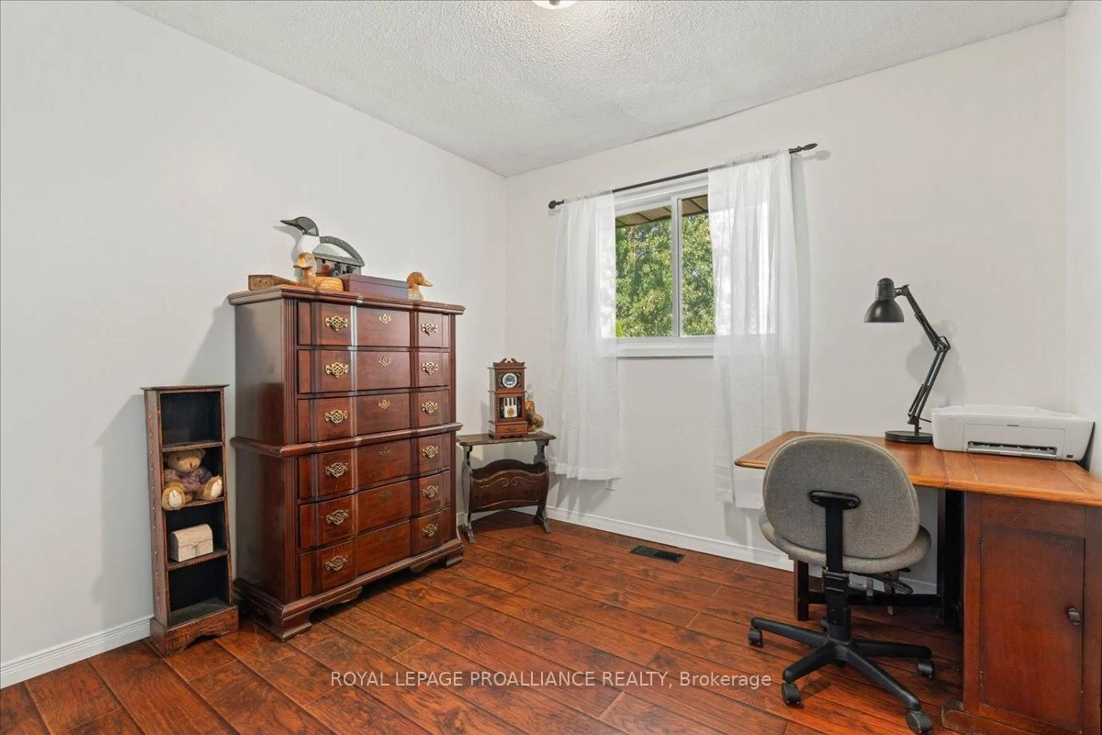 A pic of a room for 558 Aikins Rd, Quinte West Ontario K8N 4Z2