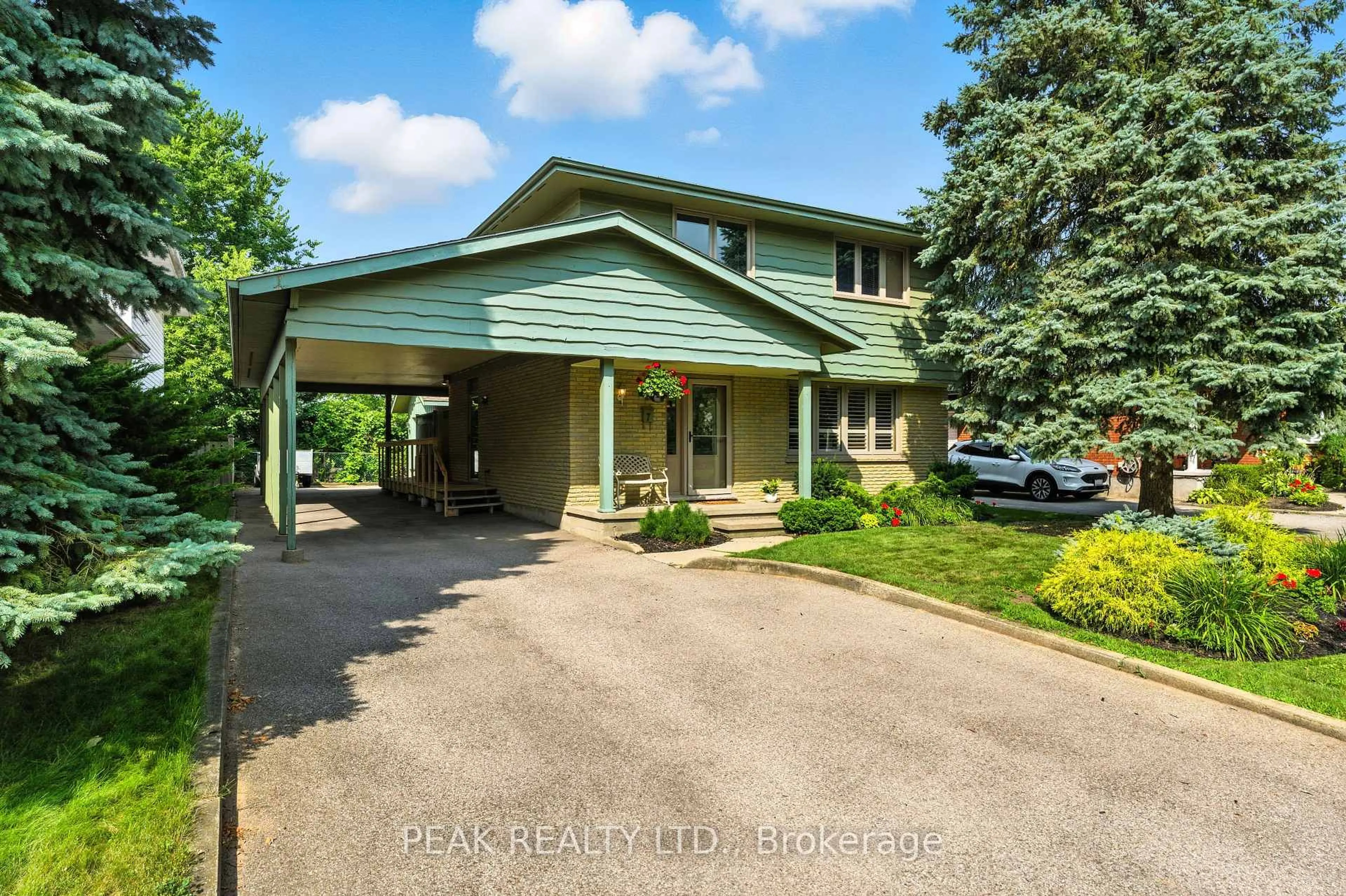Unknown for 7 Palm Cres, Brantford Ontario N3R 5G1
