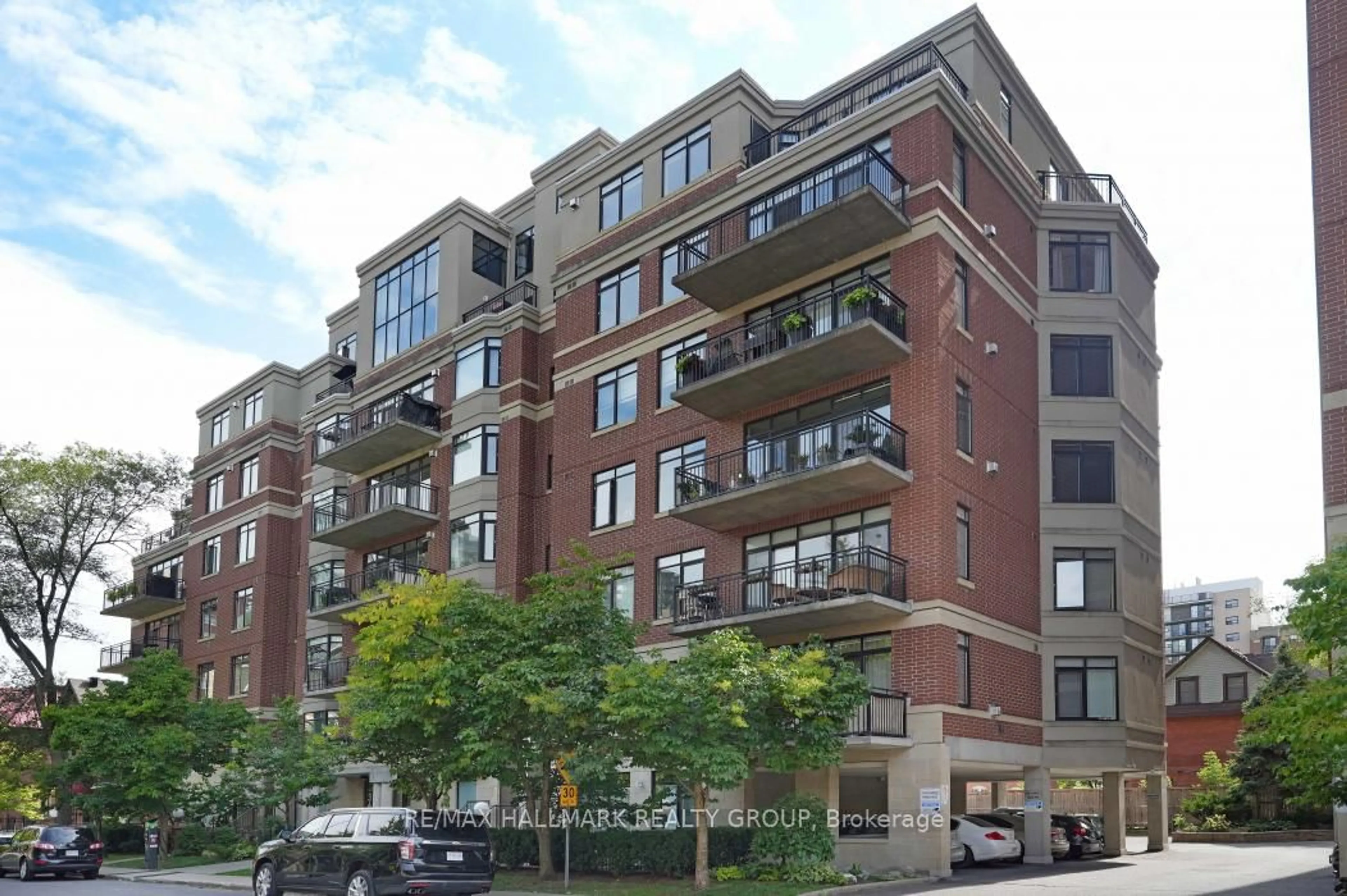 Unknown for 364 Cooper St #PH2, Ottawa Ontario K2P 2P3