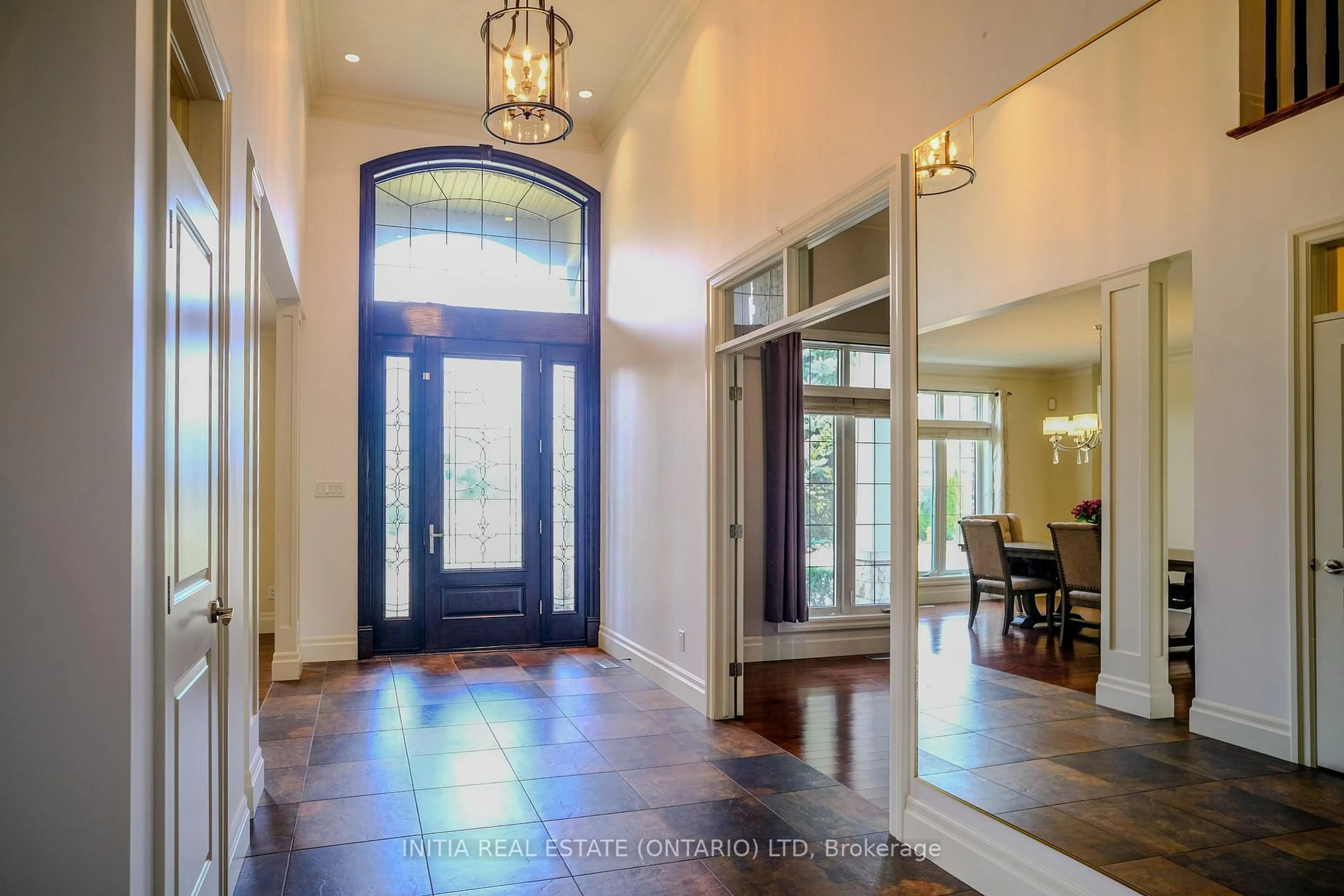 Indoor entryway for 1615 Wickerson Gate, London South Ontario N6K 0C3