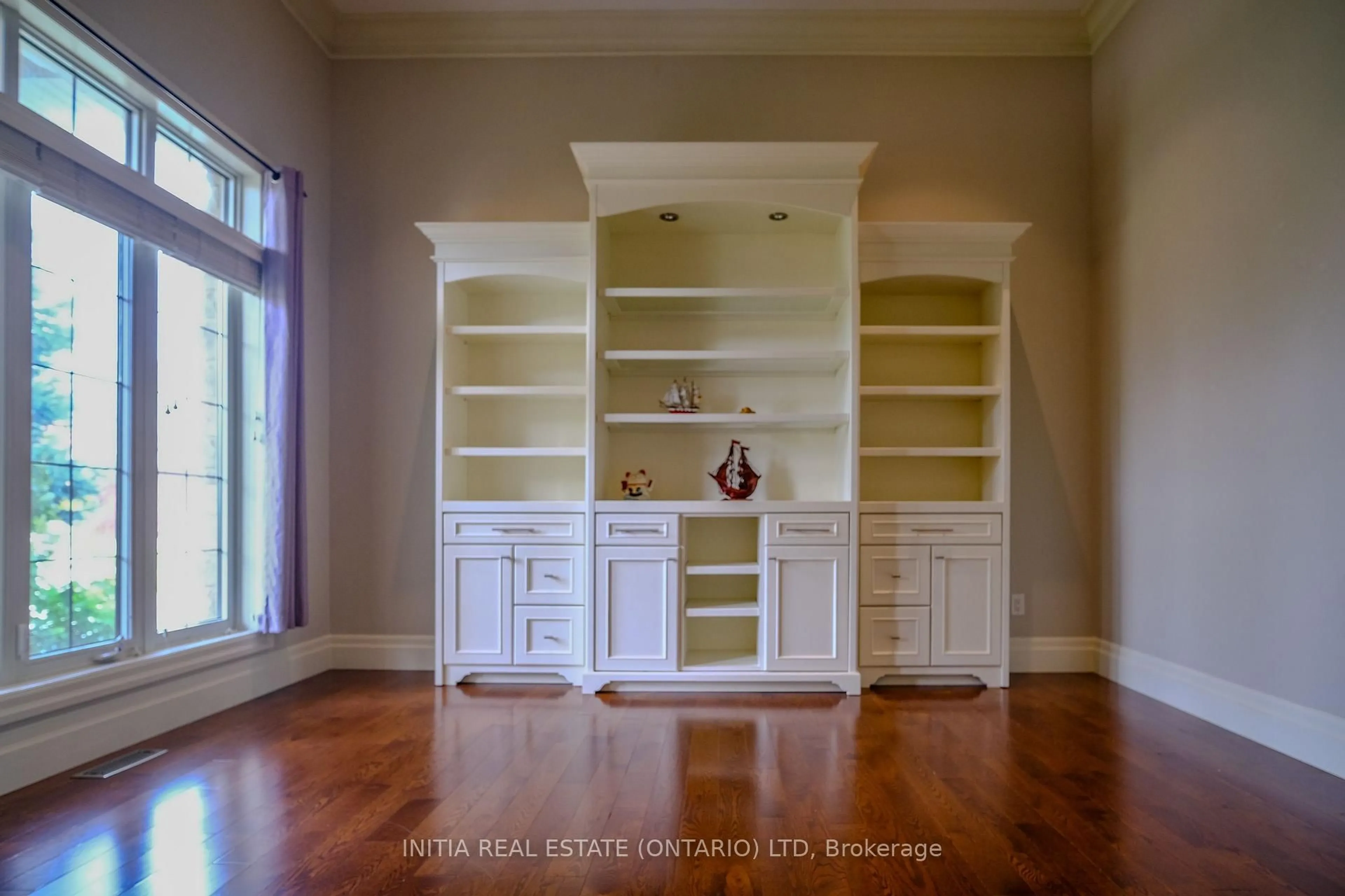 Unknown for 1615 Wickerson Gate, London South Ontario N6K 0C3