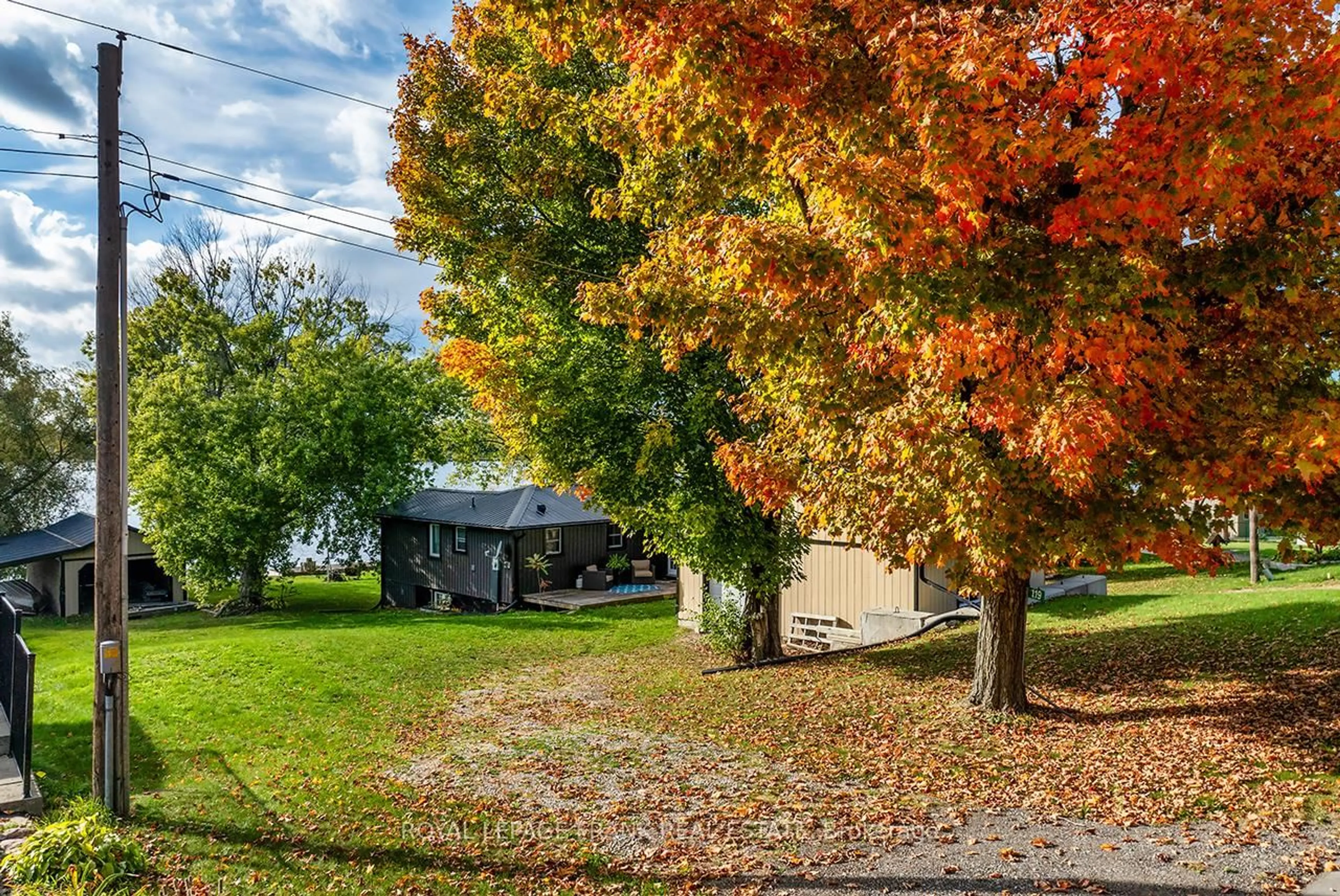 A pic from outside/outdoor area/front of a property/back of a property/a pic from drone, unknown for 119 Oakdene Cres, Kawartha Lakes Ontario K0M 2C0