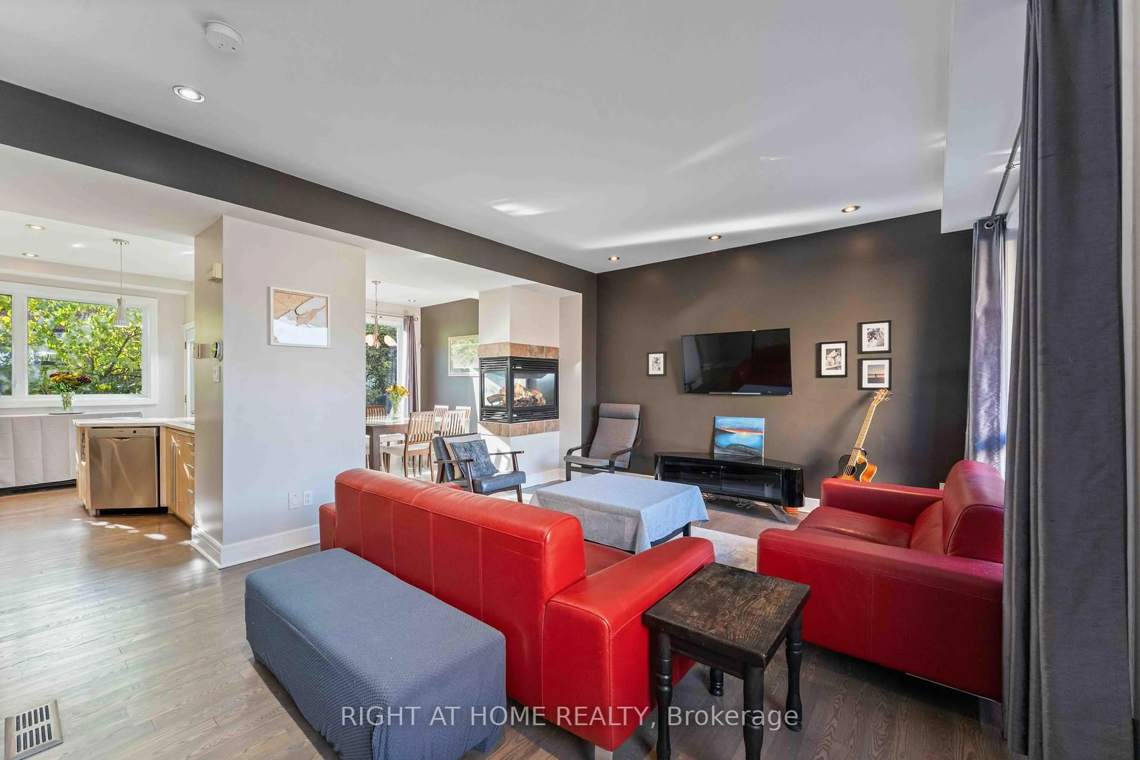Living room with furniture, unknown for 110 Little London Private, Ottawa Ontario K1N 0A5