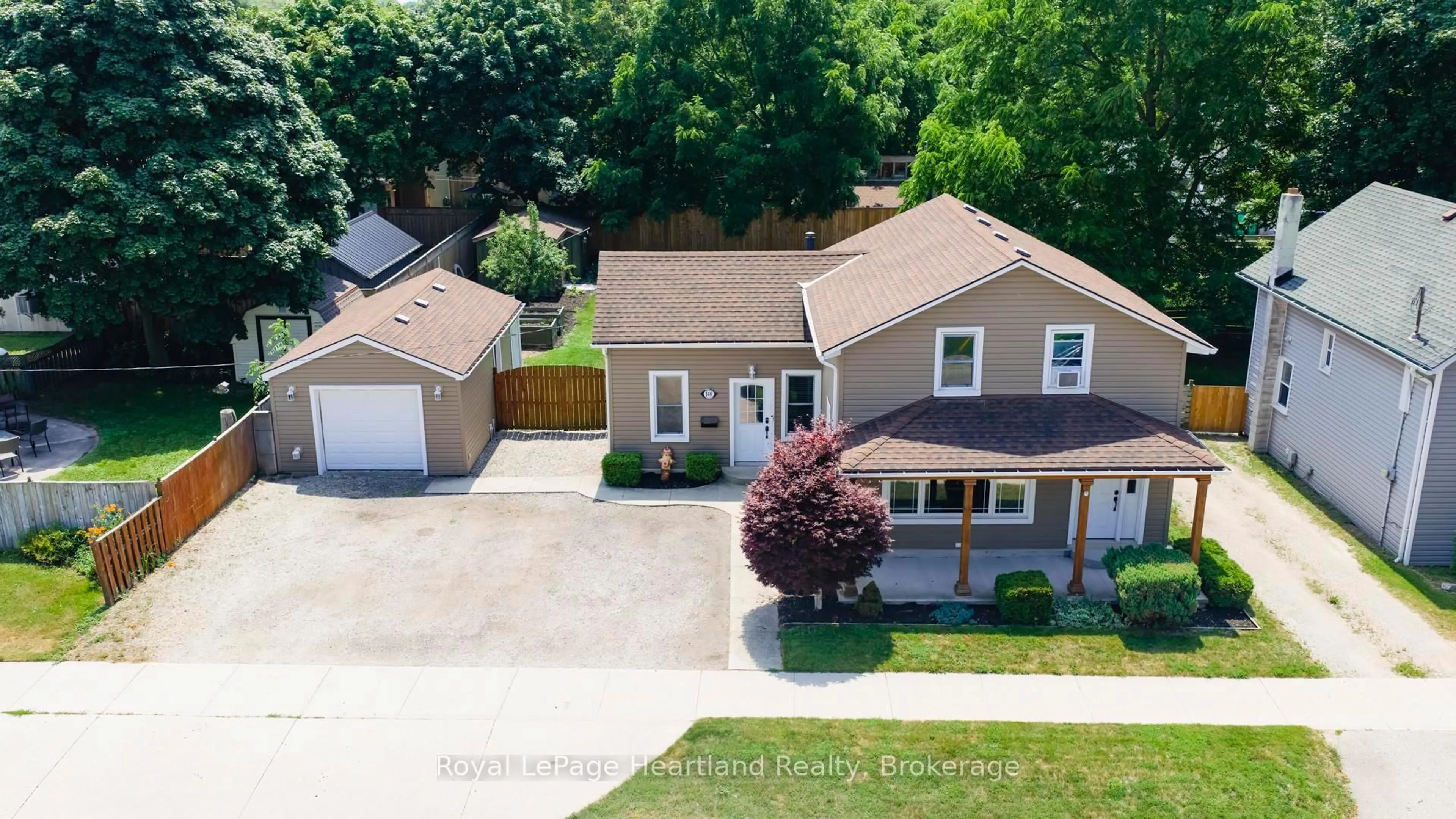 A pic from outside/outdoor area/front of a property/back of a property/a pic from drone, street for 148 BRITANNIA Rd, Goderich Ontario N7A 1H8