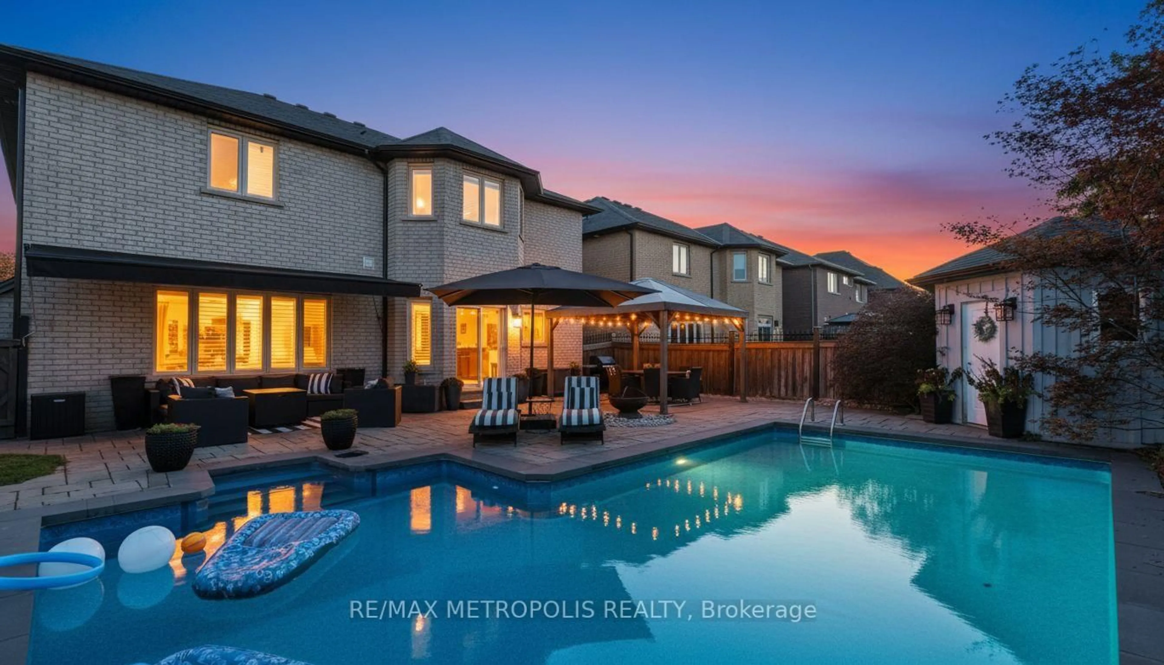 Pool for 92 Bookjans Dr, Hamilton Ontario L9G 0B7