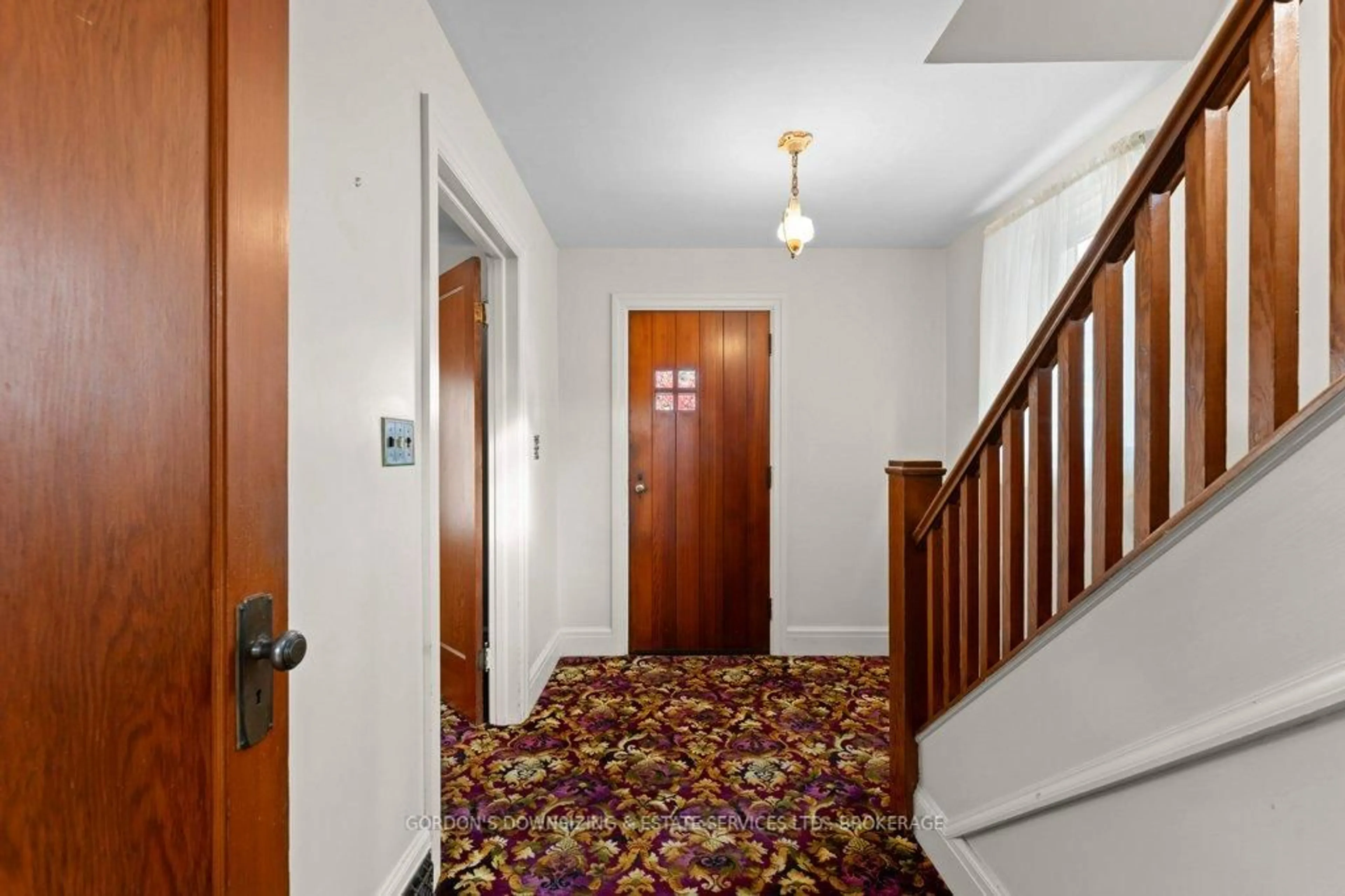 Indoor foyer for 58 Ellerbeck St, Kingston Ontario K7L 4H7