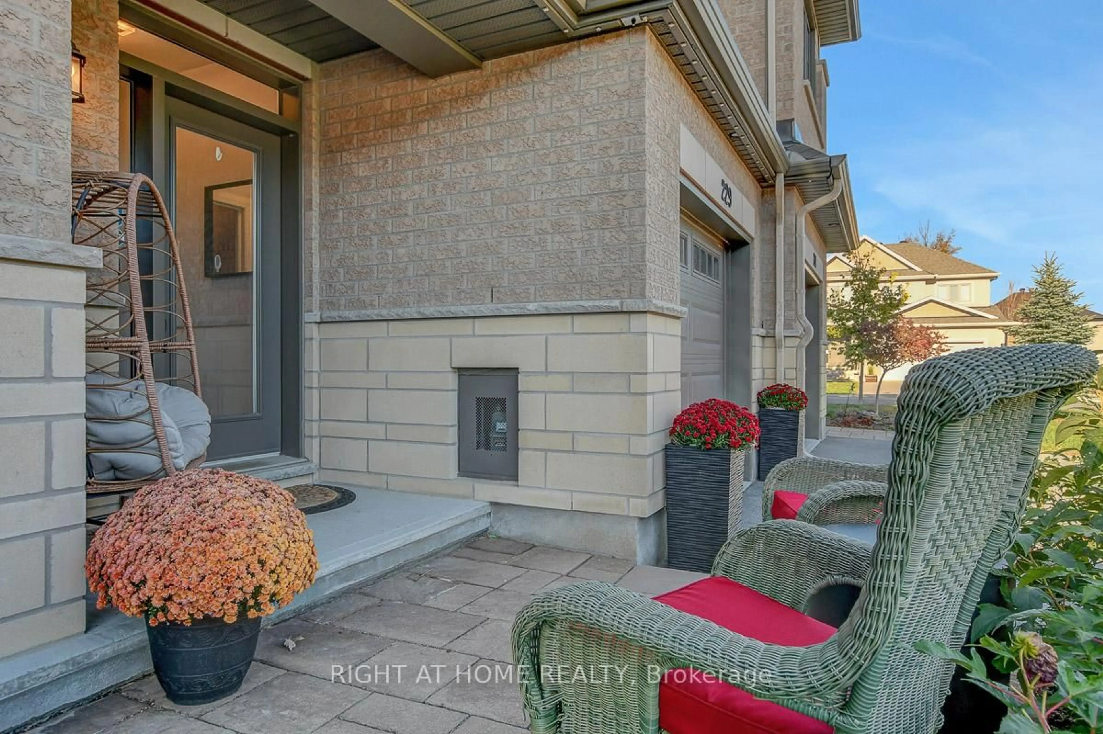 Patio, street for 229 Purchase Cres, Stittsville Ontario K2S 2L7