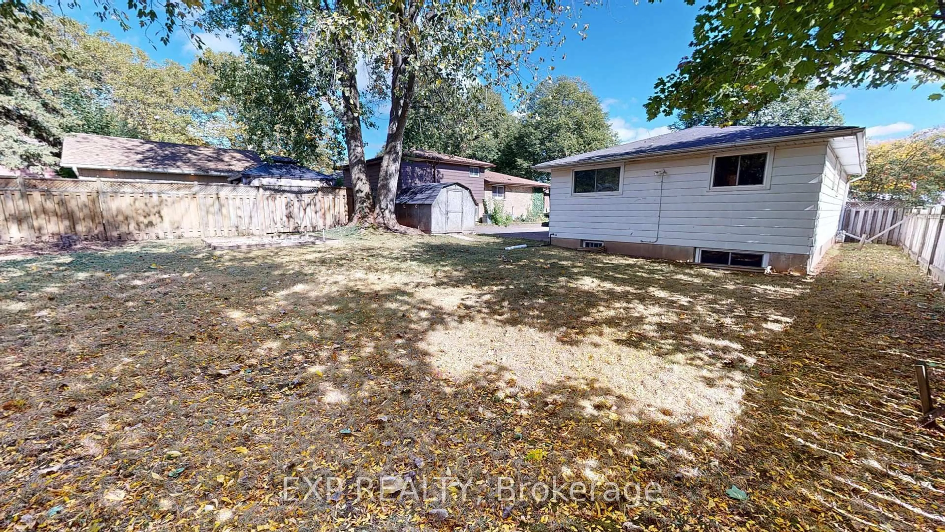 A pic from outside/outdoor area/front of a property/back of a property/a pic from drone, street for 3312 Addison Ave, Niagara Falls Ontario L2J 3L1