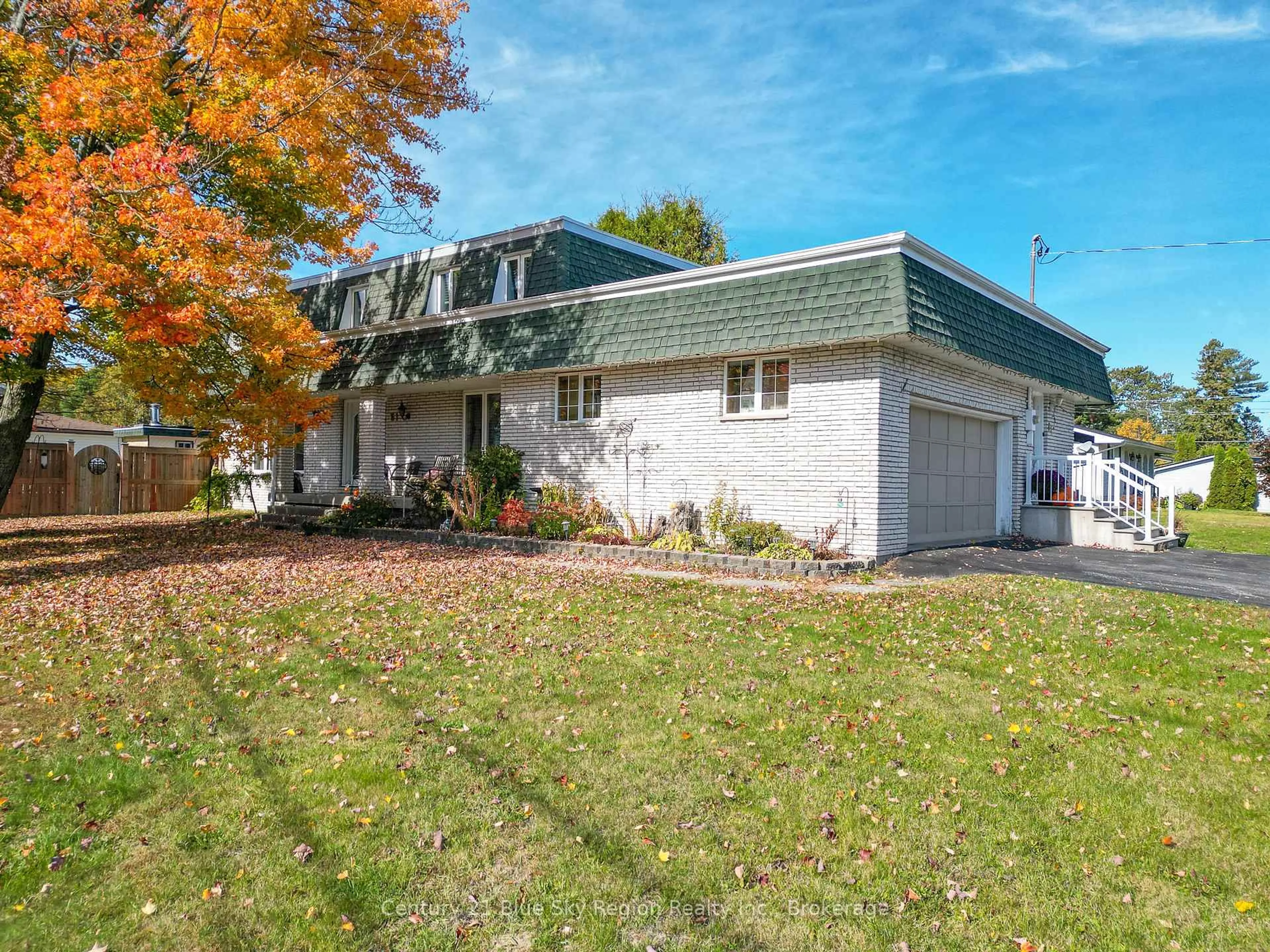 Home with vinyl exterior material, street for 61 Third St, West Nipissing Ontario P2B 3A9