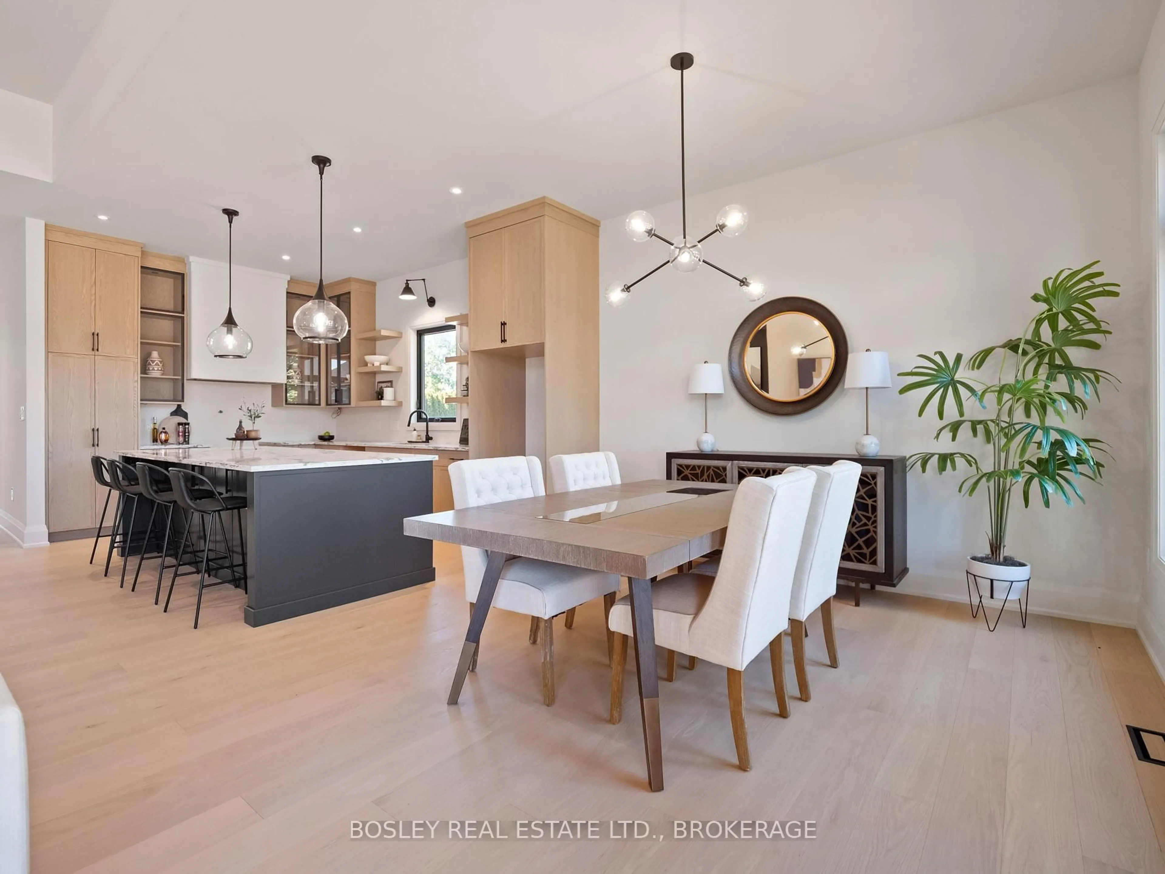 Open concept kitchen, unknown for 9 OAKLEY Dr, Niagara-on-the-Lake Ontario L0S 1J0
