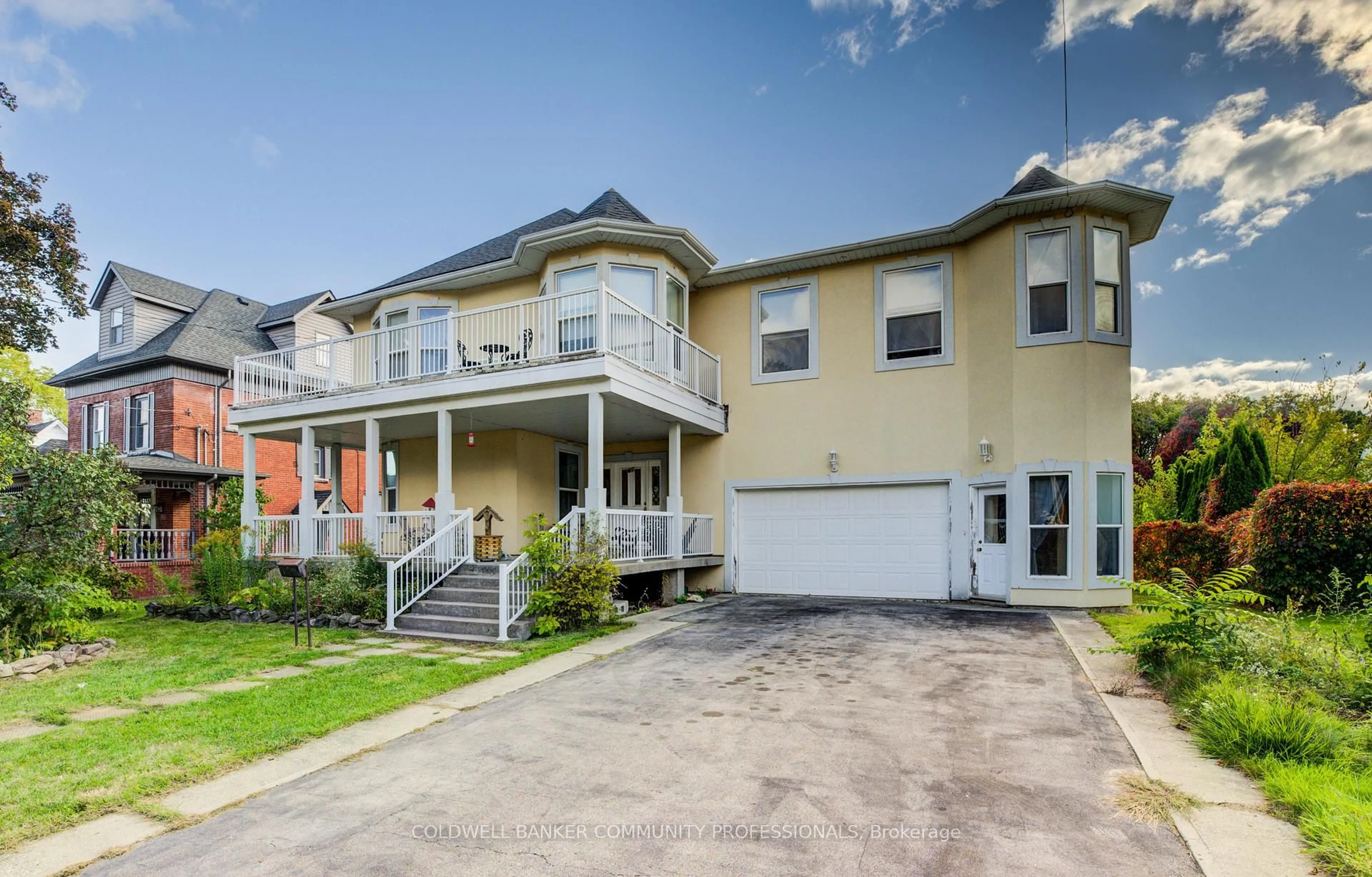 Unknown for 7 Robinson St, Grimsby Ontario L3M 3C5