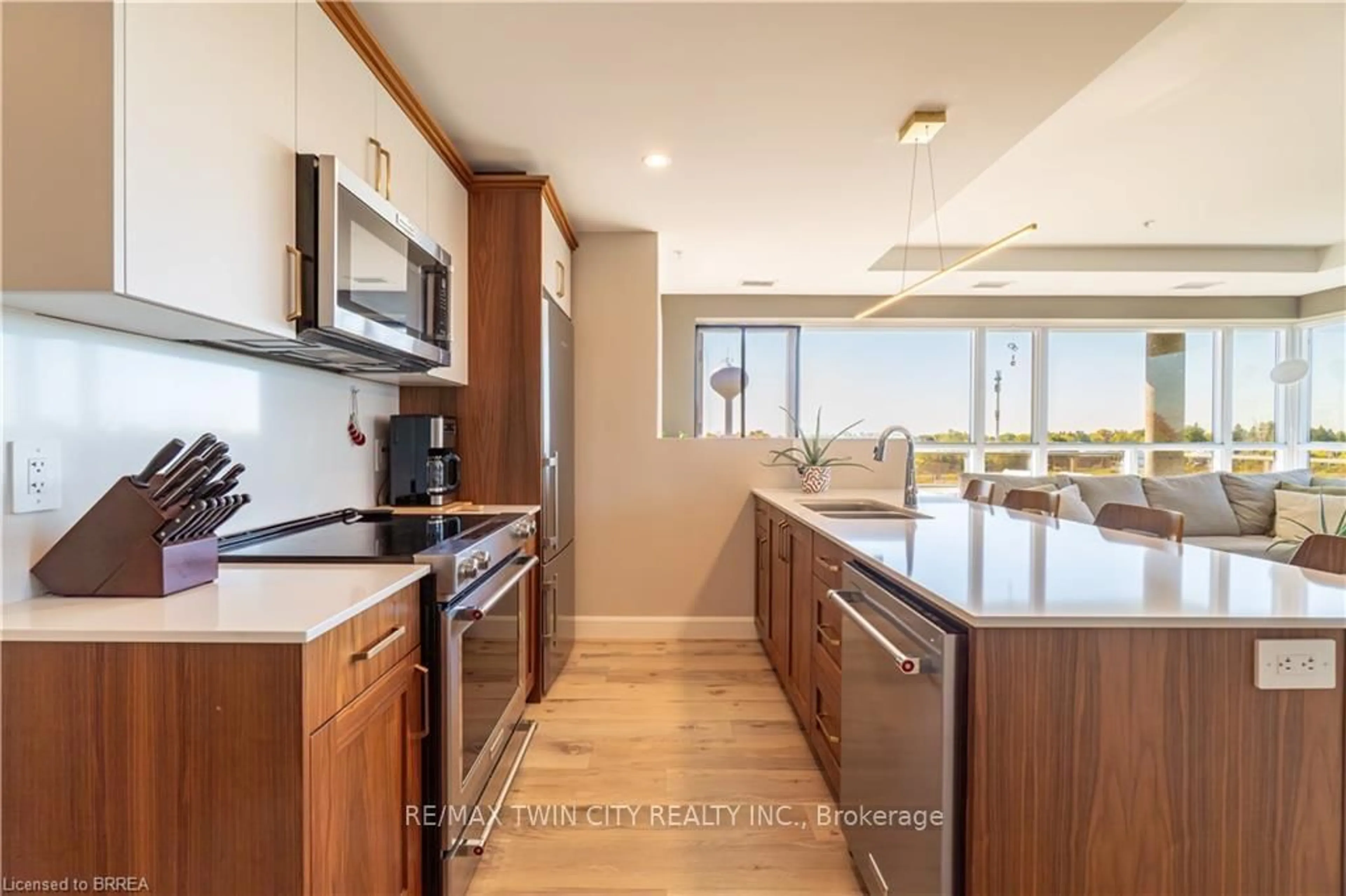 Open concept kitchen, unknown for 34 Norman St #404, Brantford Ontario N3R 2Y1