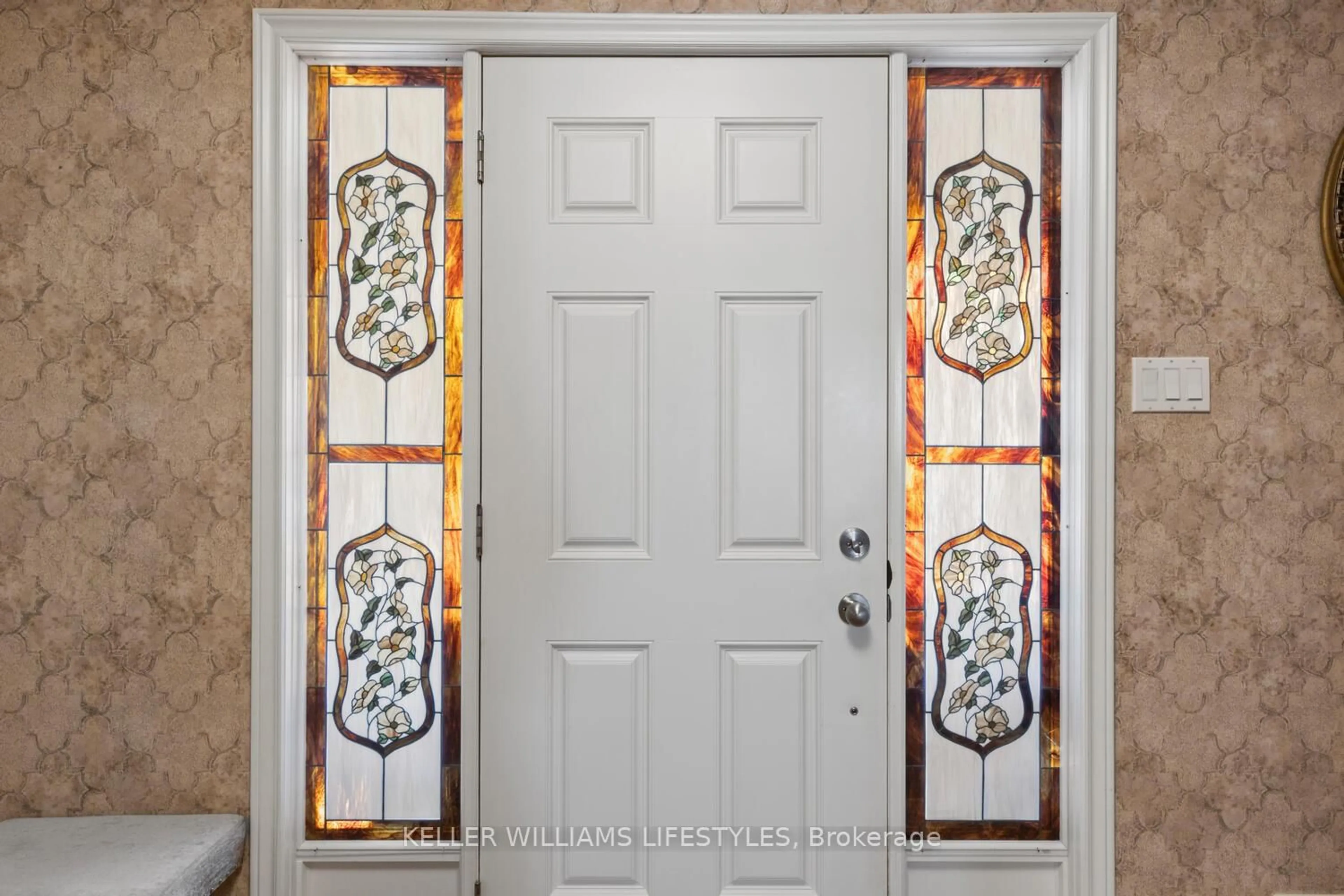 Indoor entryway for 114 Monte Vista Cres, London South Ontario N6J 4P3
