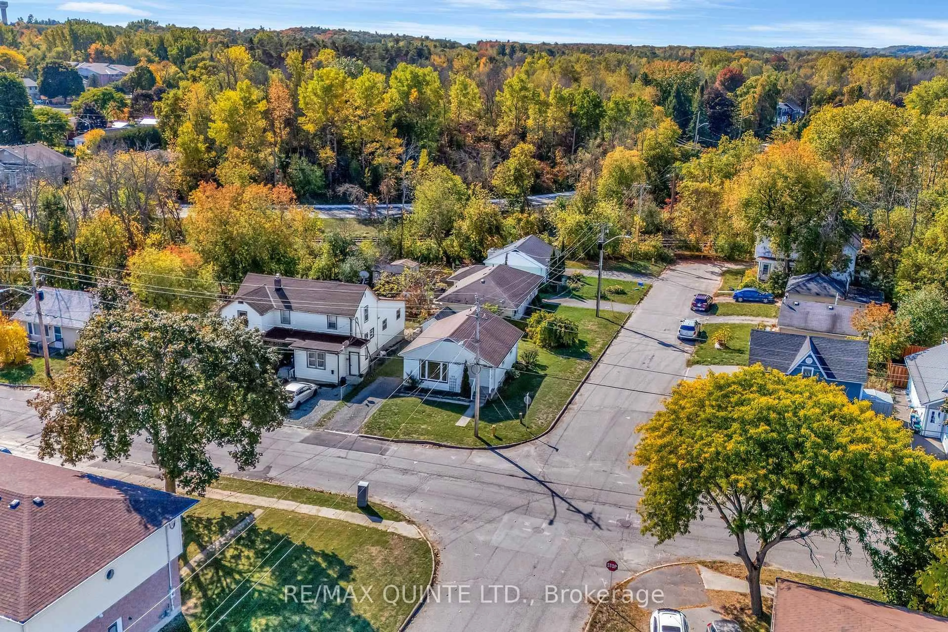 A pic from outside/outdoor area/front of a property/back of a property/a pic from drone, street for 101 Wall St, Quinte West Ontario K8V 4K1