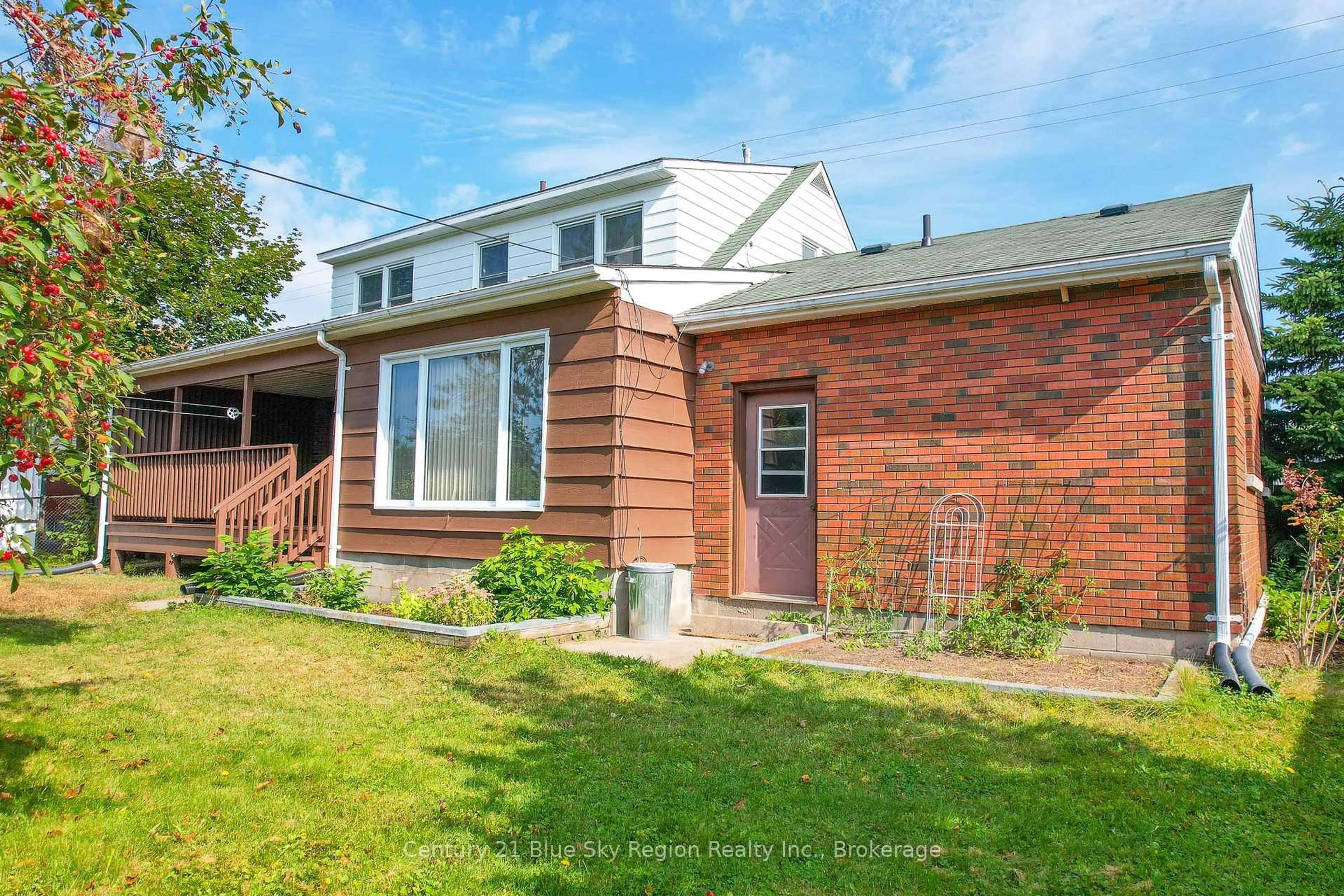 Home with brick exterior material, street for 1355 Jane St, North Bay Ontario P1B 3J5