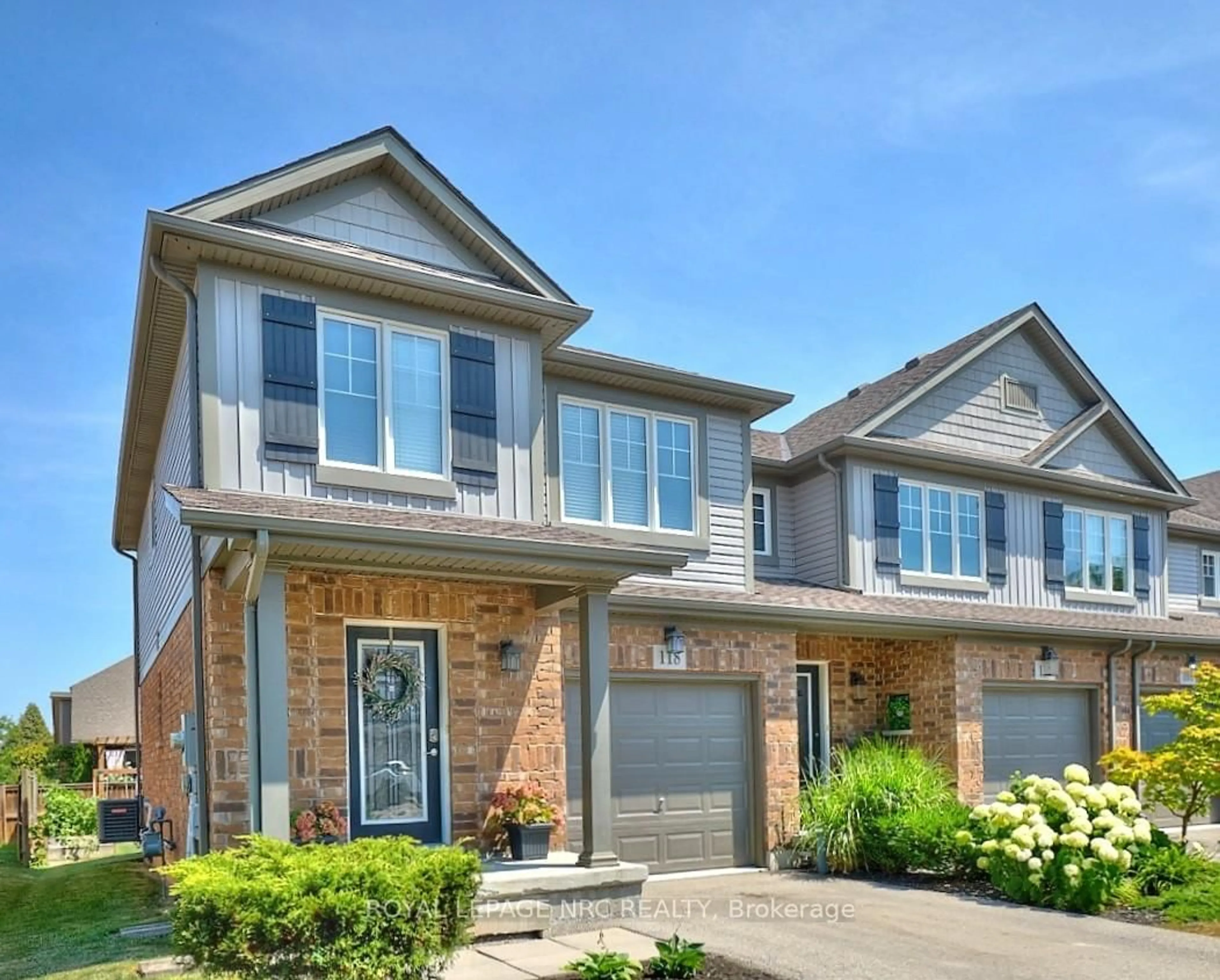 Home with brick exterior material, street for 118 Roselawn Cres, Welland Ontario L3C 0C4