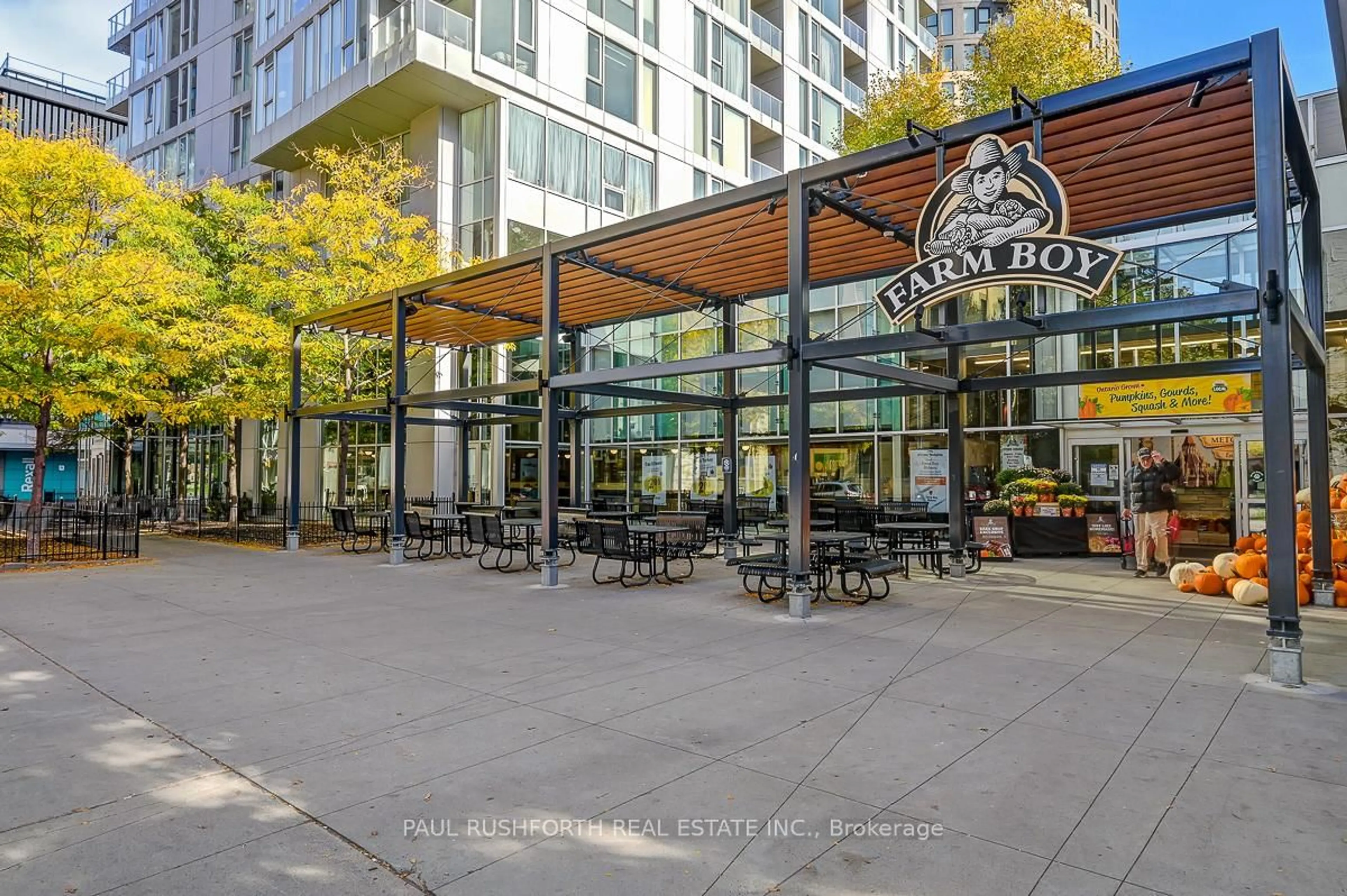 Patio, street for 179 Metcalfe St #1406, Ottawa Ontario K2P 1P7