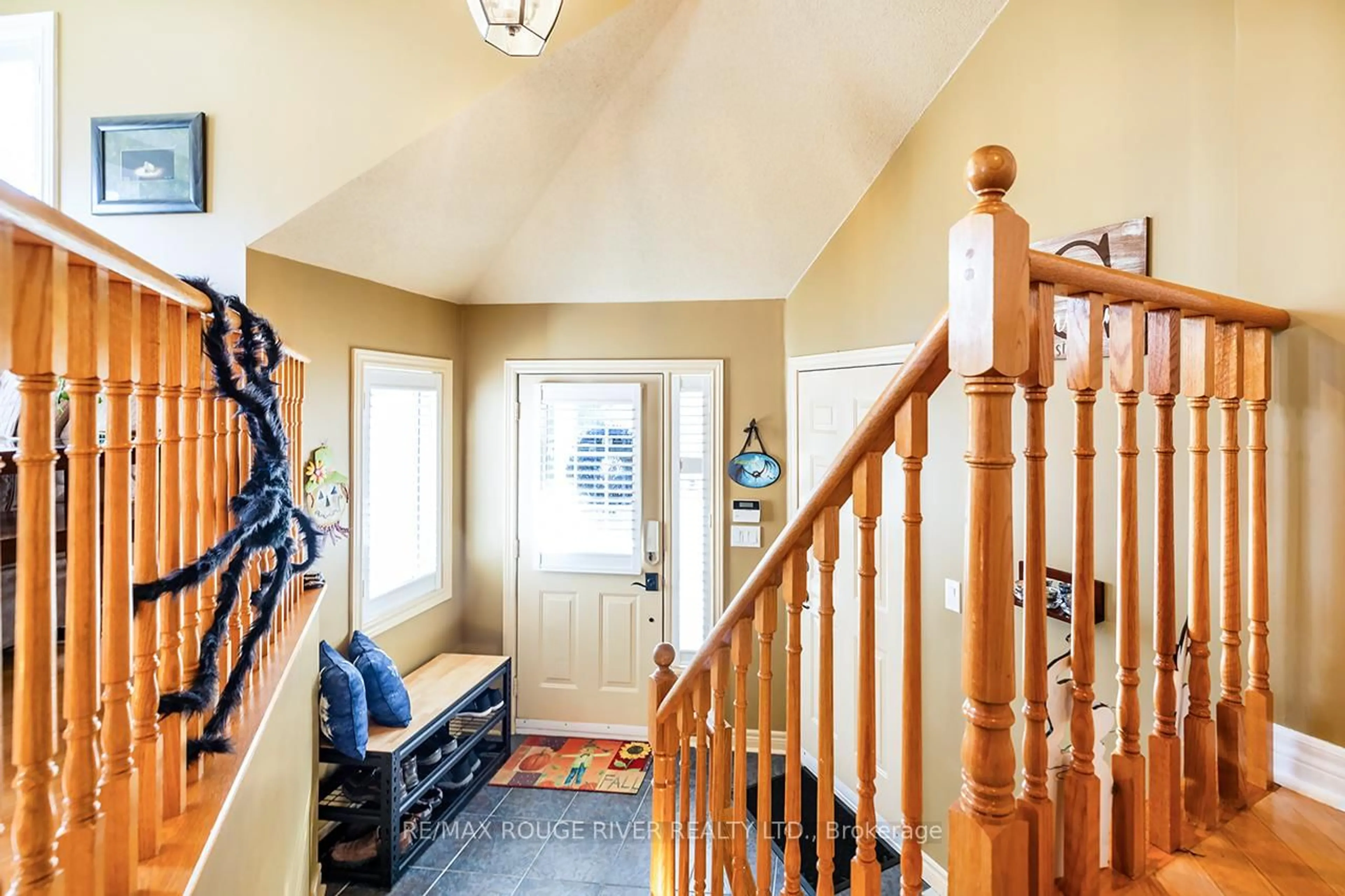 Indoor entryway for 12 Jeffries St, Port Hope Ontario L1A 4K2