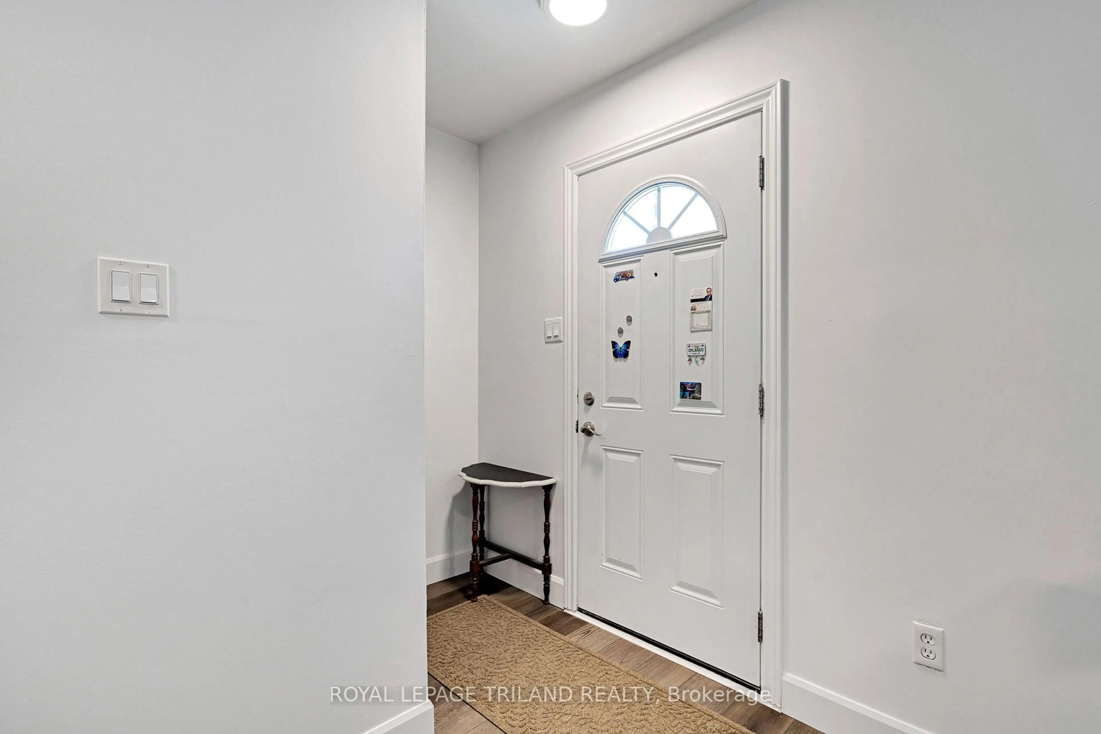 Indoor entryway for 411 Wilkins St, London South Ontario N6C 5B5