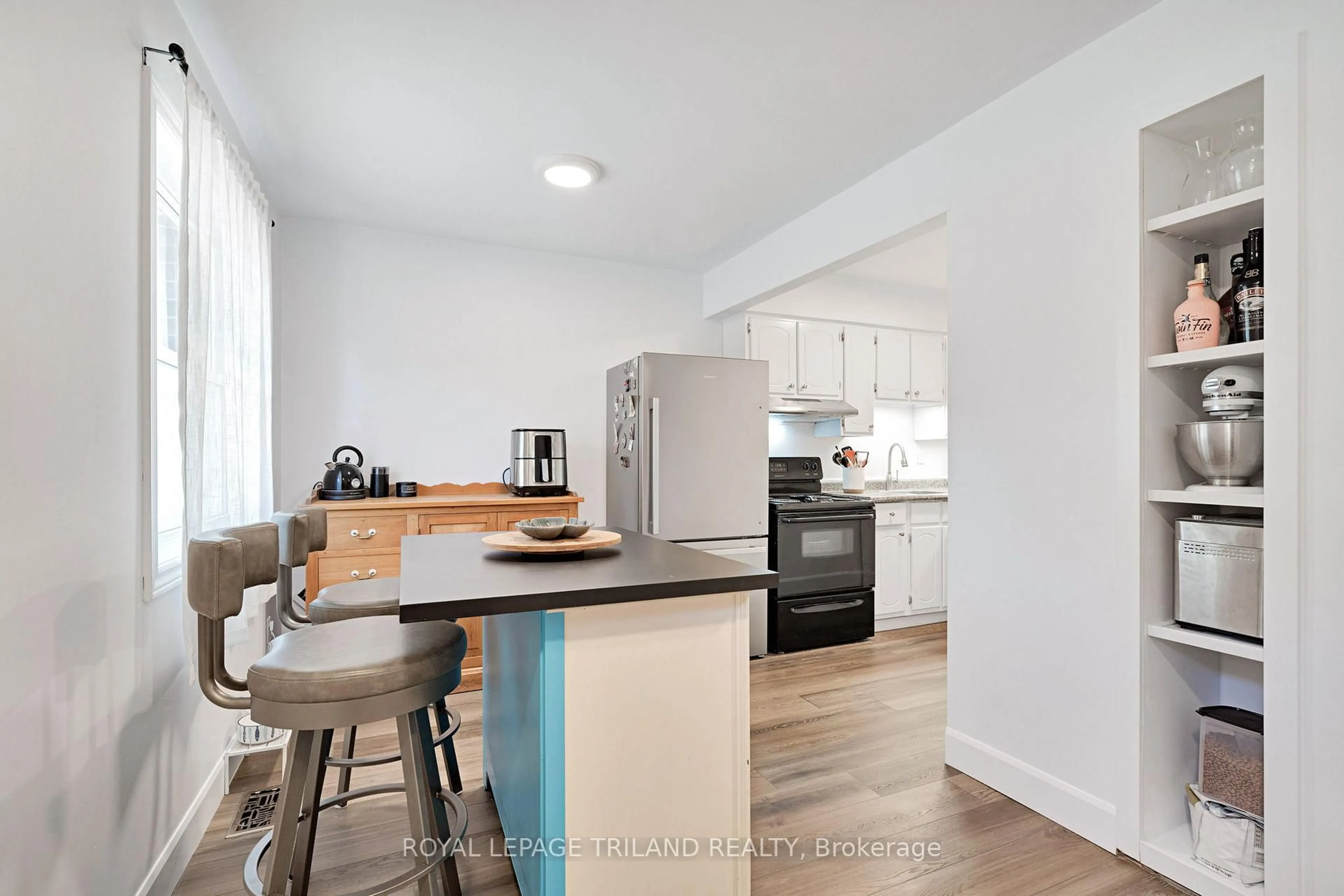 Open concept kitchen, unknown for 411 Wilkins St, London South Ontario N6C 5B5
