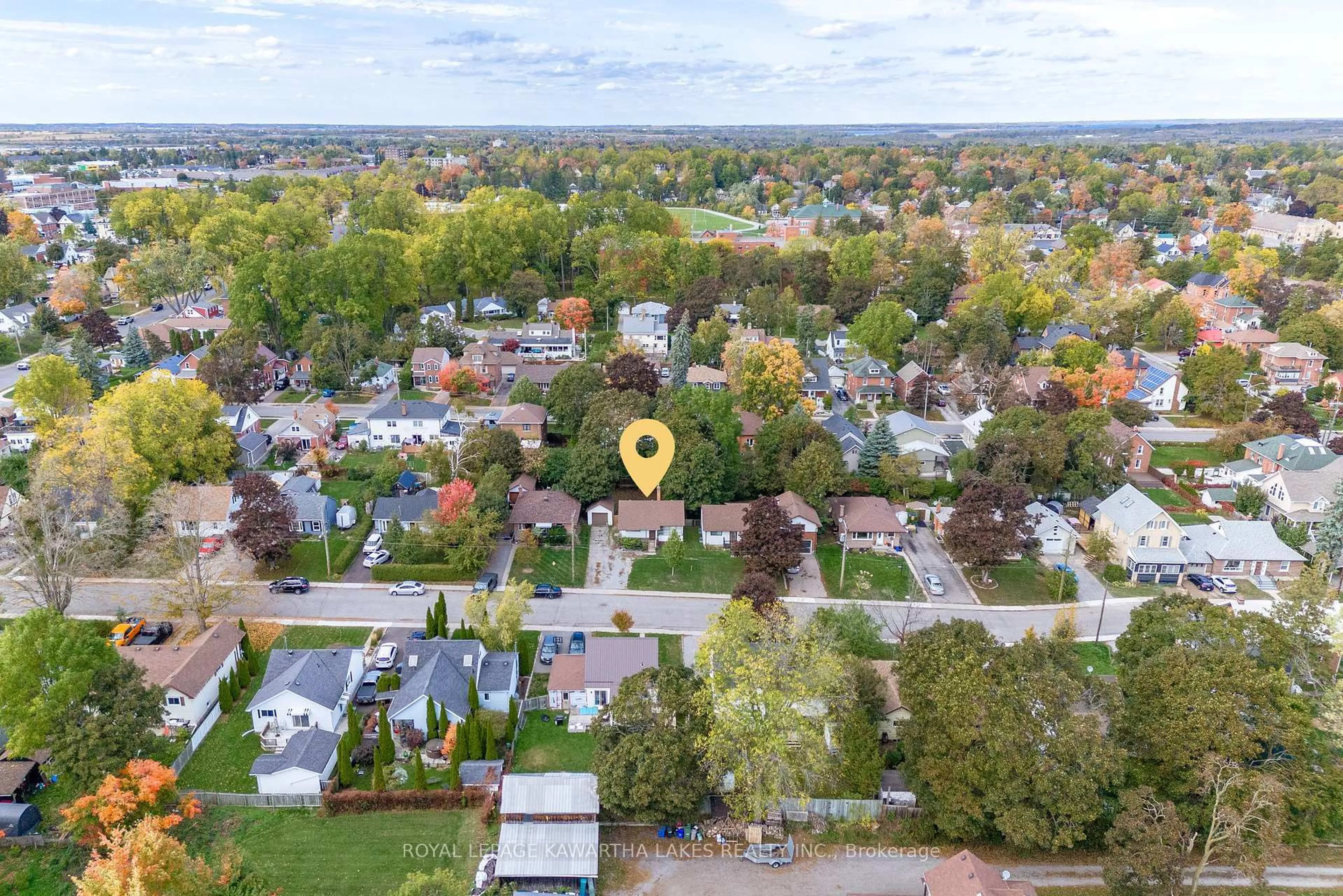 A pic from outside/outdoor area/front of a property/back of a property/a pic from drone, unknown for 184 Ardmore Ave, Kawartha Lakes Ontario K9V 2T5
