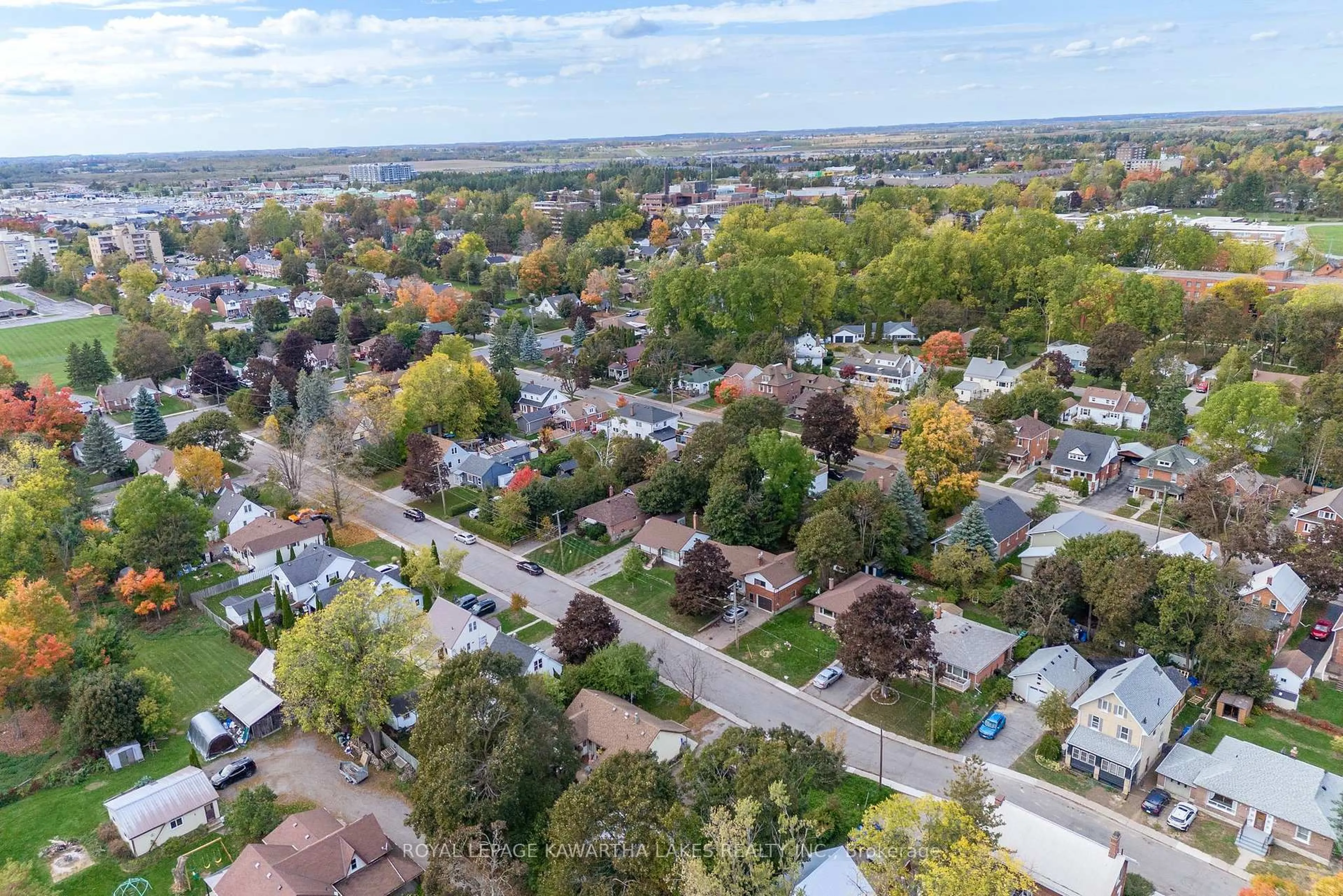 A pic from outside/outdoor area/front of a property/back of a property/a pic from drone, street for 184 Ardmore Ave, Kawartha Lakes Ontario K9V 2T5