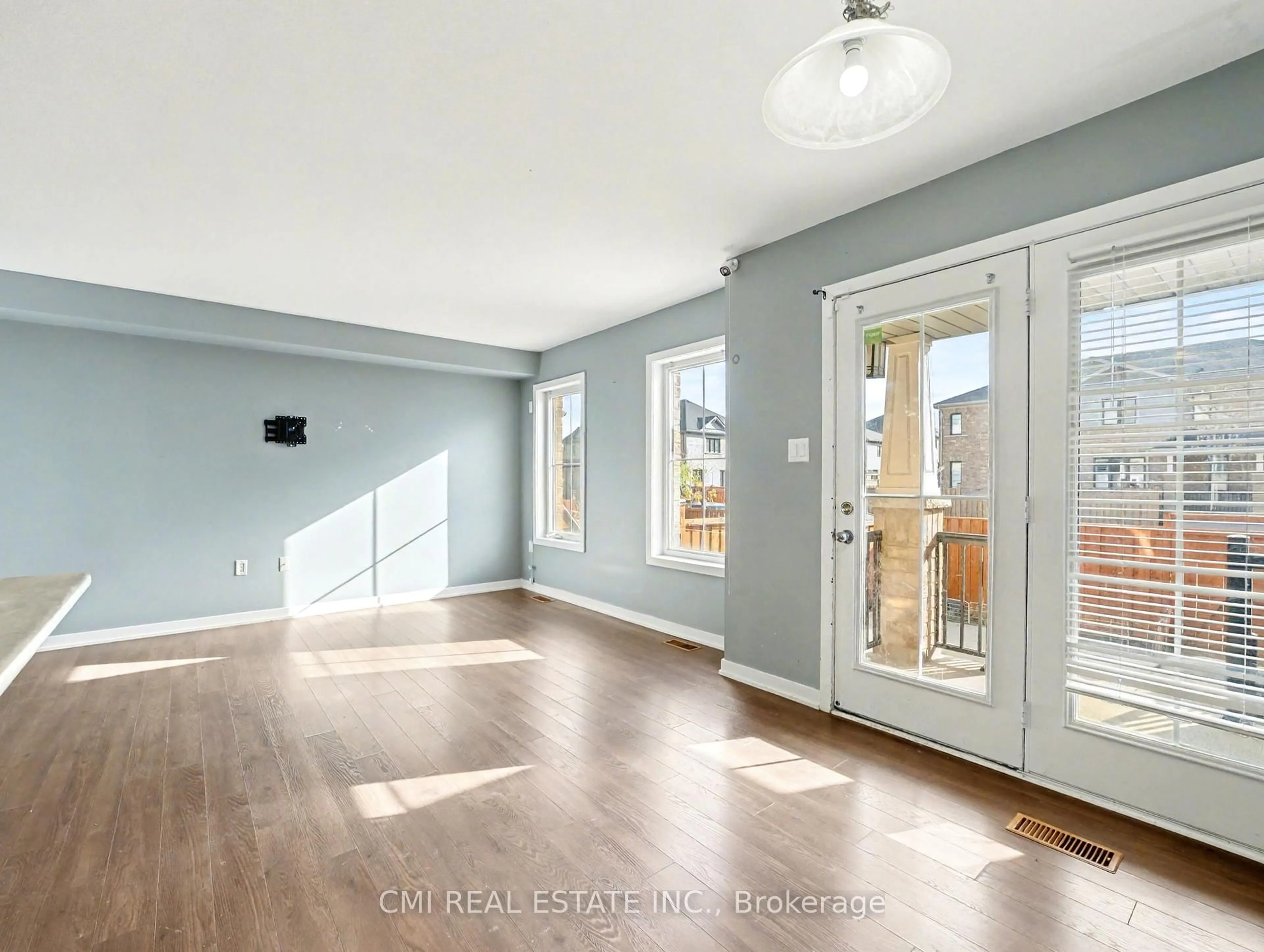 Unknown for 62 Sherway St, Hamilton Ontario L8J 0J3