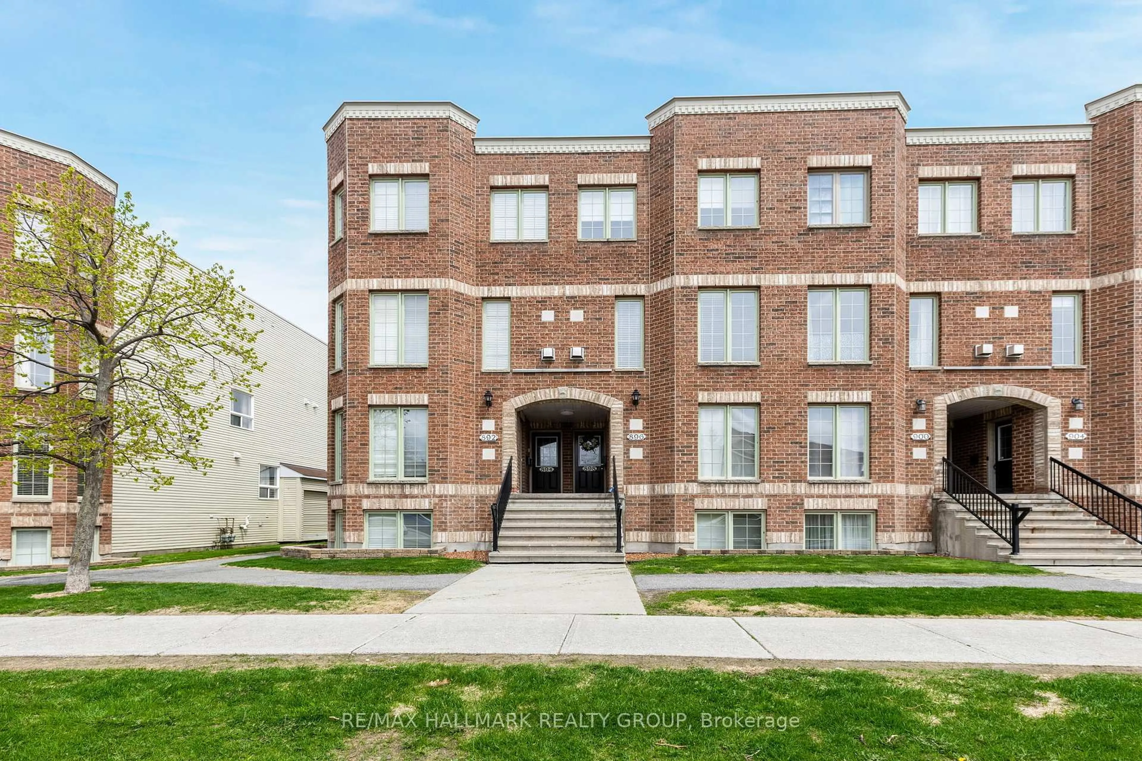 Home with brick exterior material, building for 896 Longfields Dr, Ottawa Ontario K2J 5K6