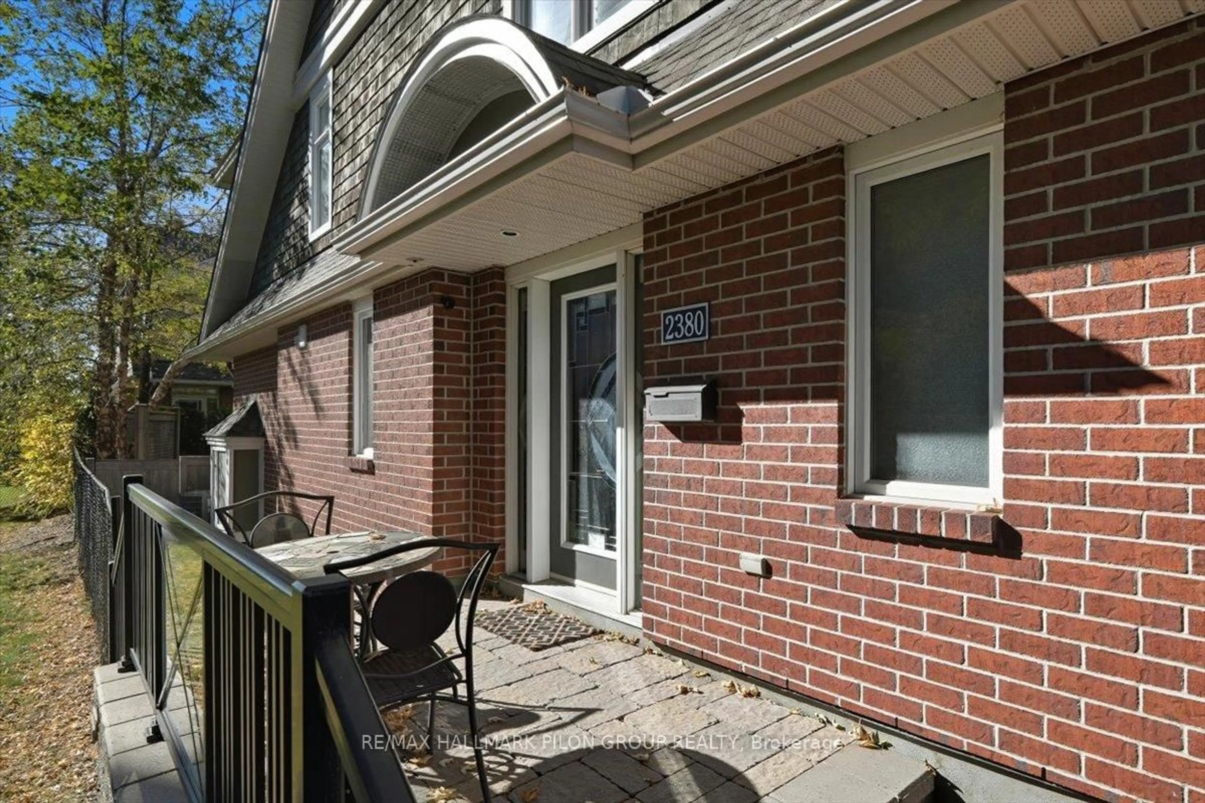 Patio, street for 2380 Virginia Dr, Ottawa Ontario K1H 6S2
