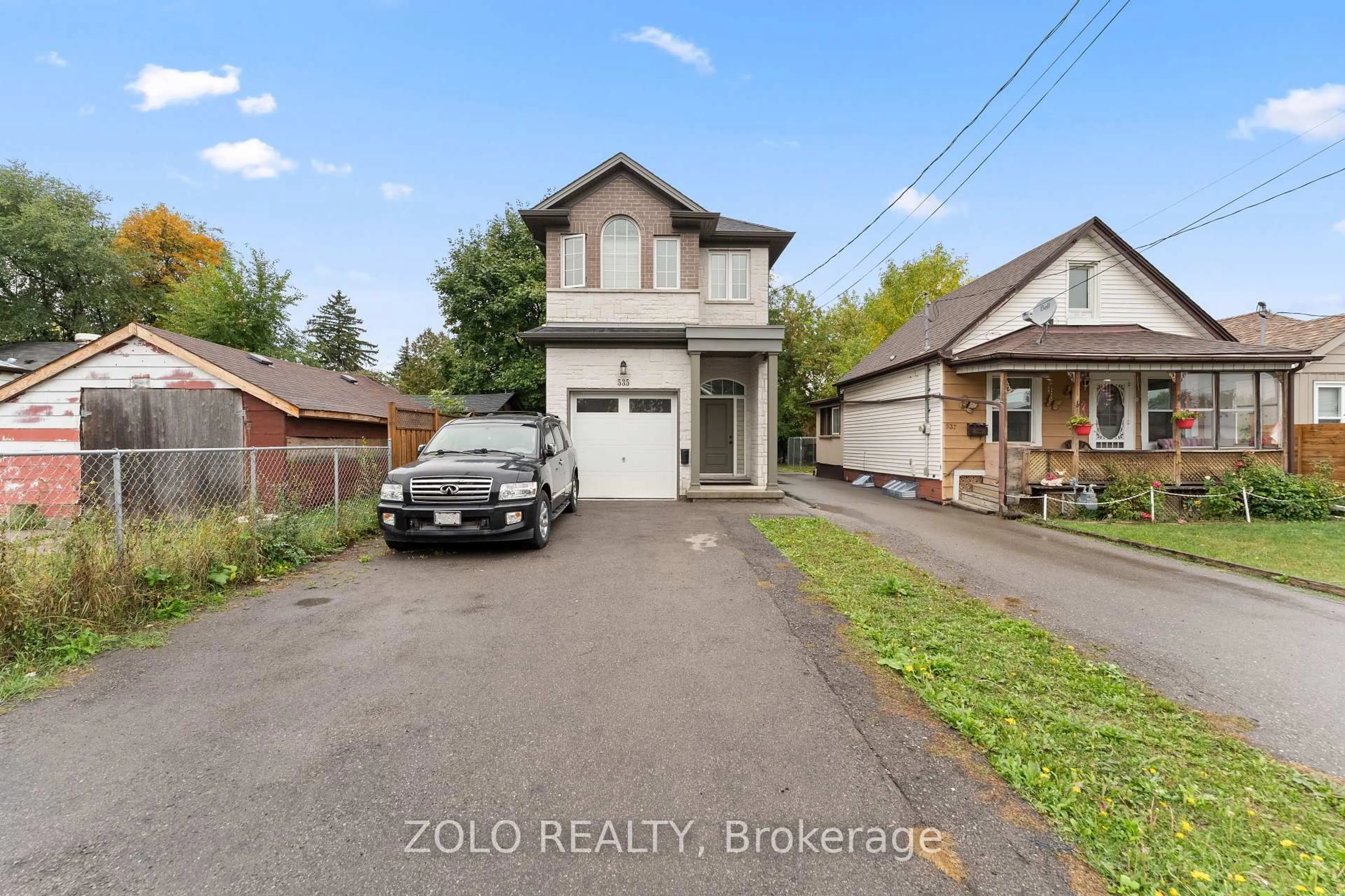 A pic from outside/outdoor area/front of a property/back of a property/a pic from drone, street for 535 Quebec St, Hamilton Ontario L8H 6V3