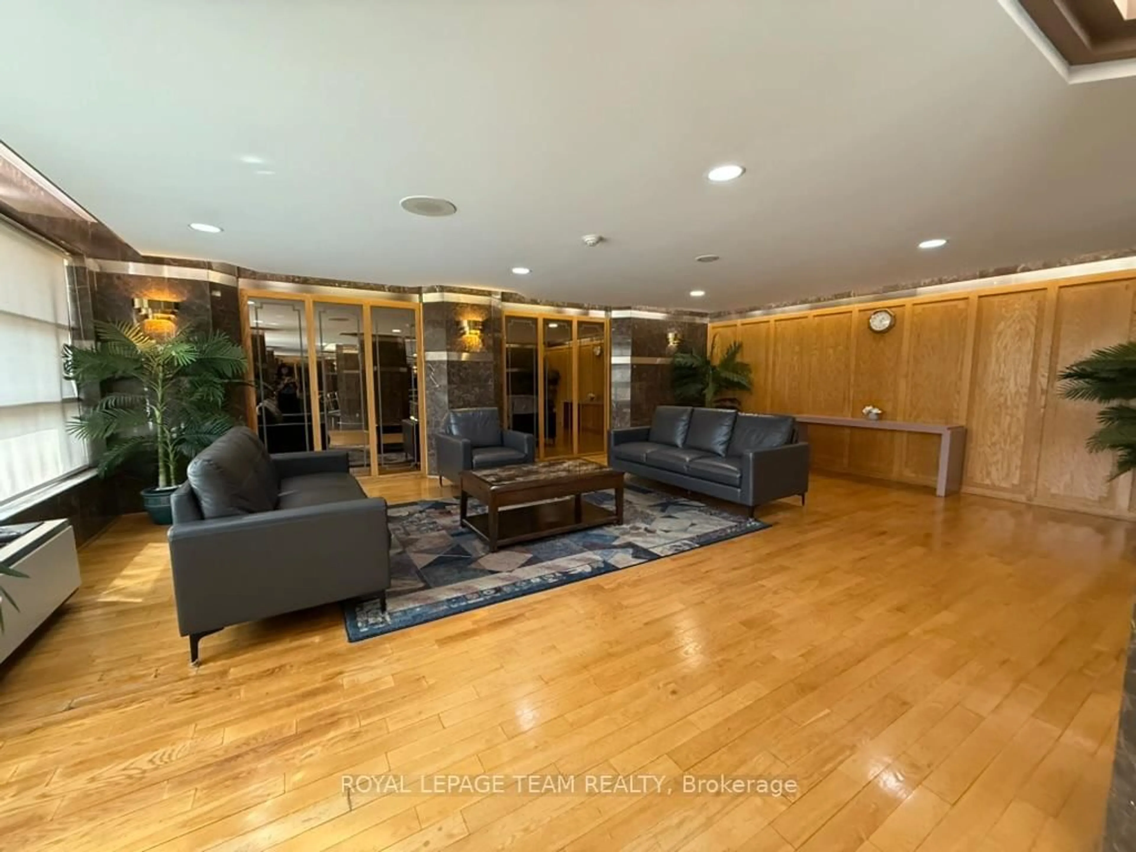 Lobby for 2760 Carousel Cres #102, Ottawa Ontario K1T 2N4