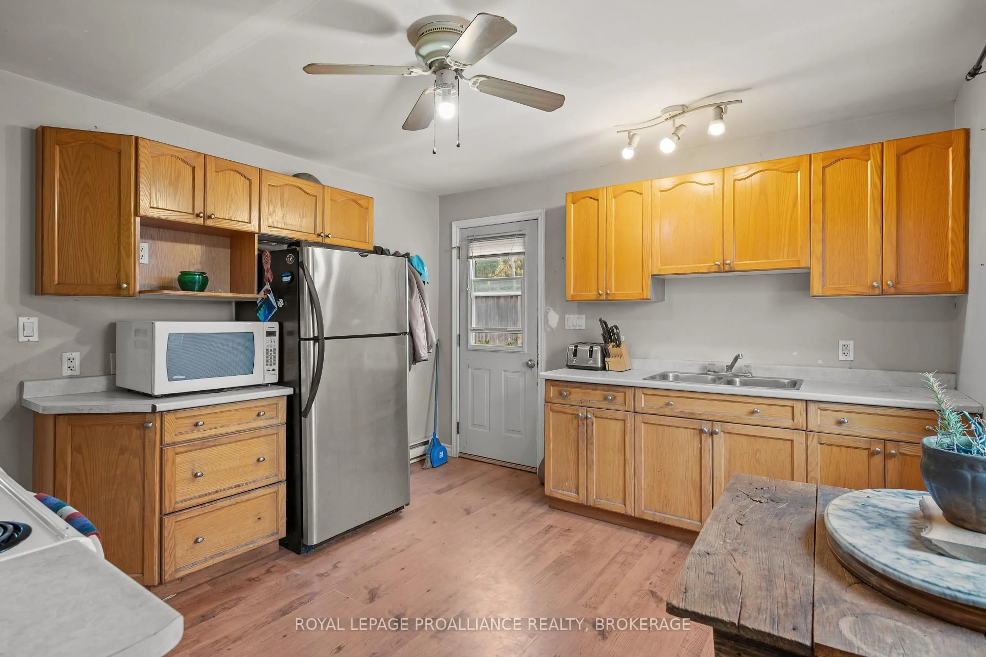 Standard kitchen, unknown for 3734 Battersea Rd, Inverary Ontario K0H 1X0