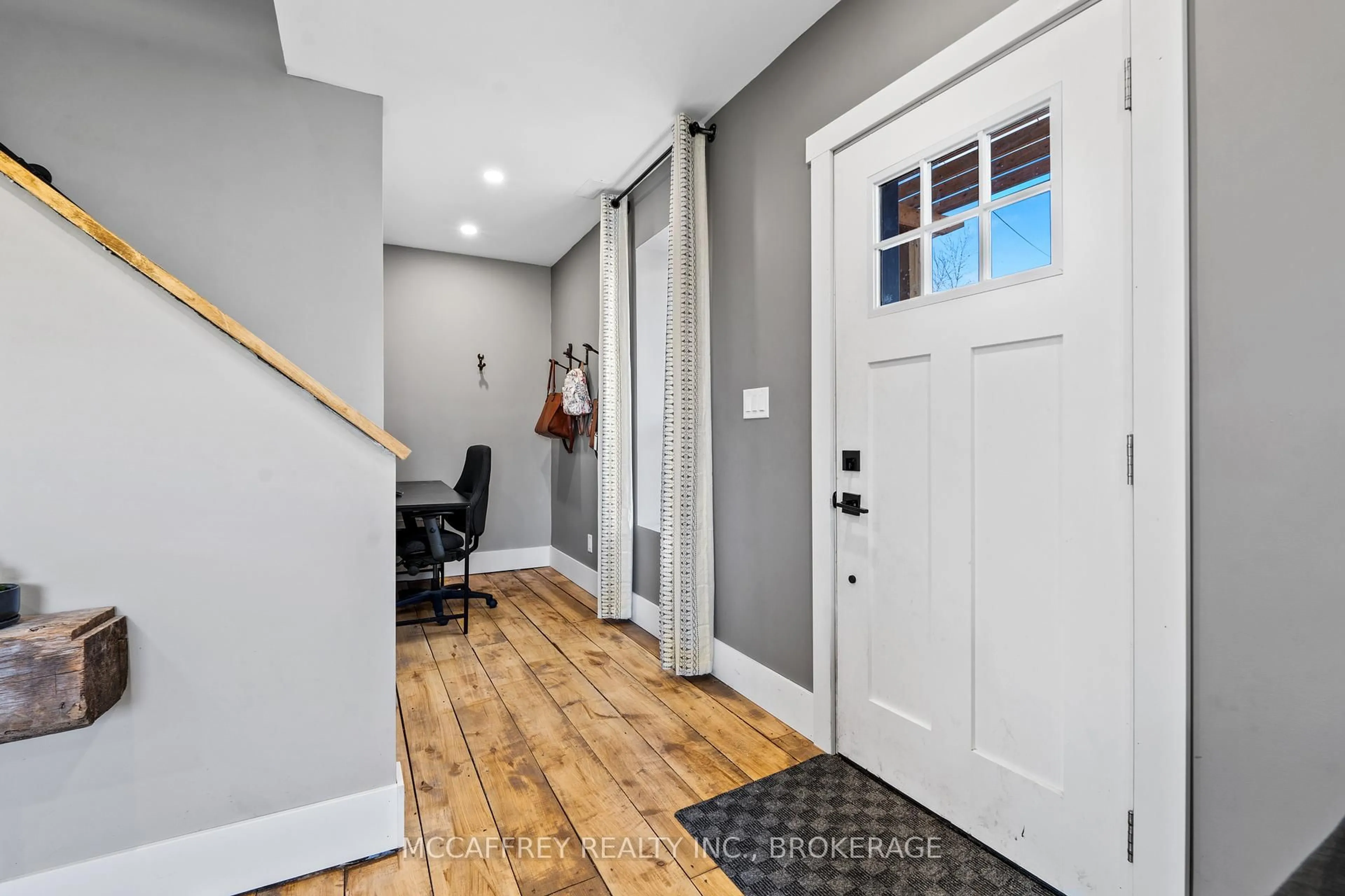 Indoor entryway for 1050 Callaghan Rd, Shannonville Ontario K0K 2N0