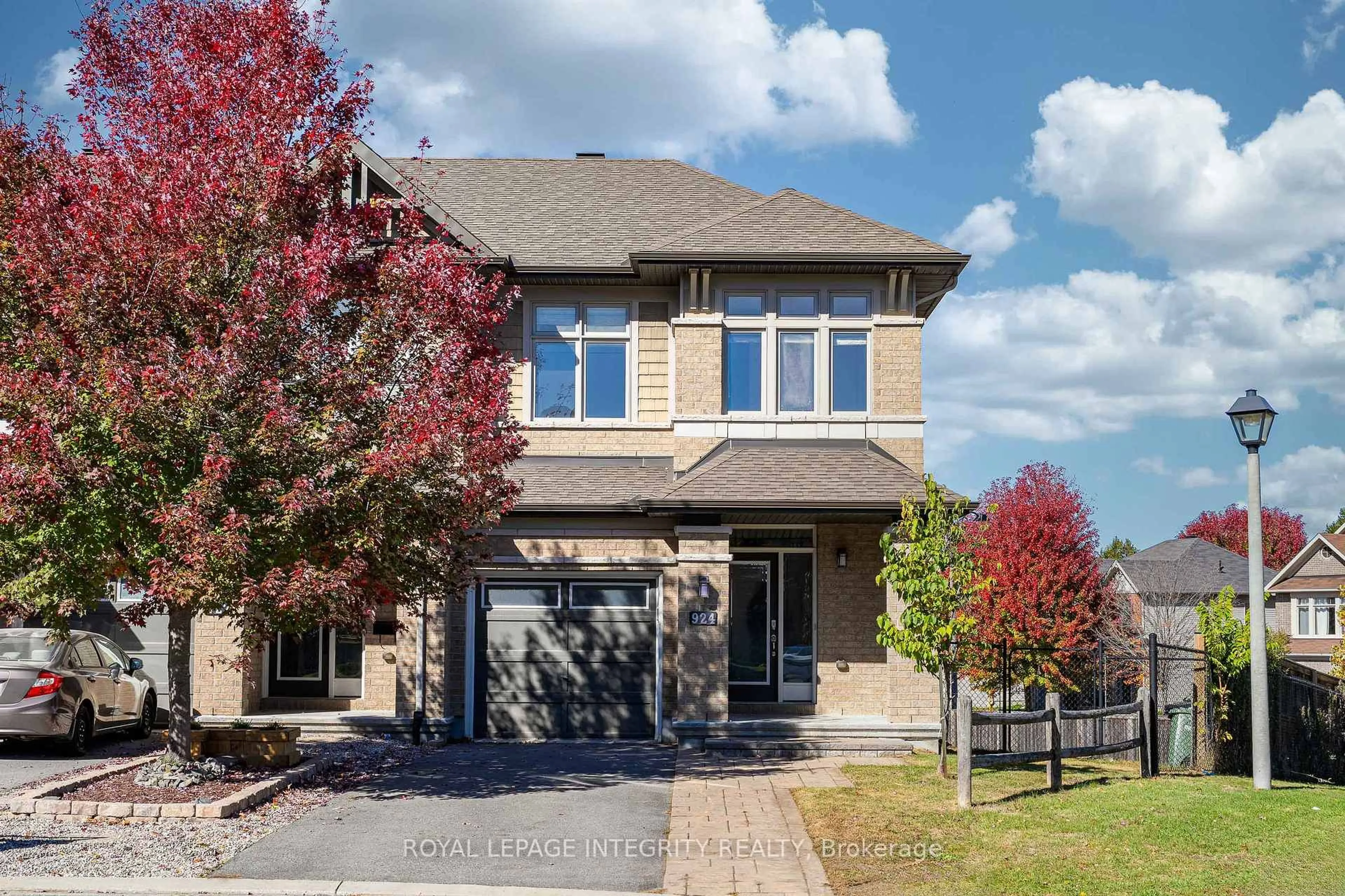Home with brick exterior material, street for 924 Fletcher Circ, Ottawa Ontario K2T 0B7