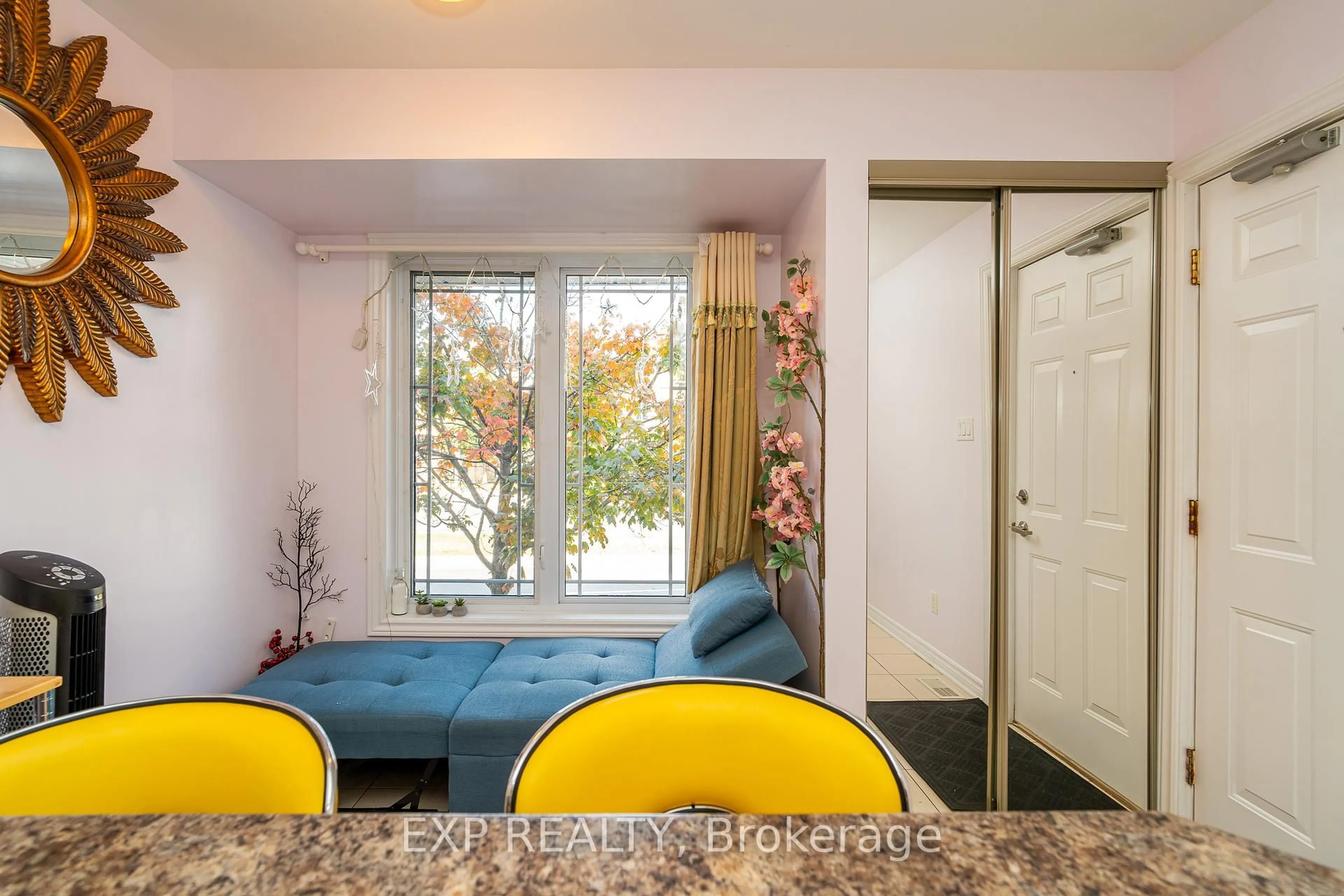 Indoor entryway for 566 Chapman Mills Dr #A, Ottawa Ontario K2J 3V2