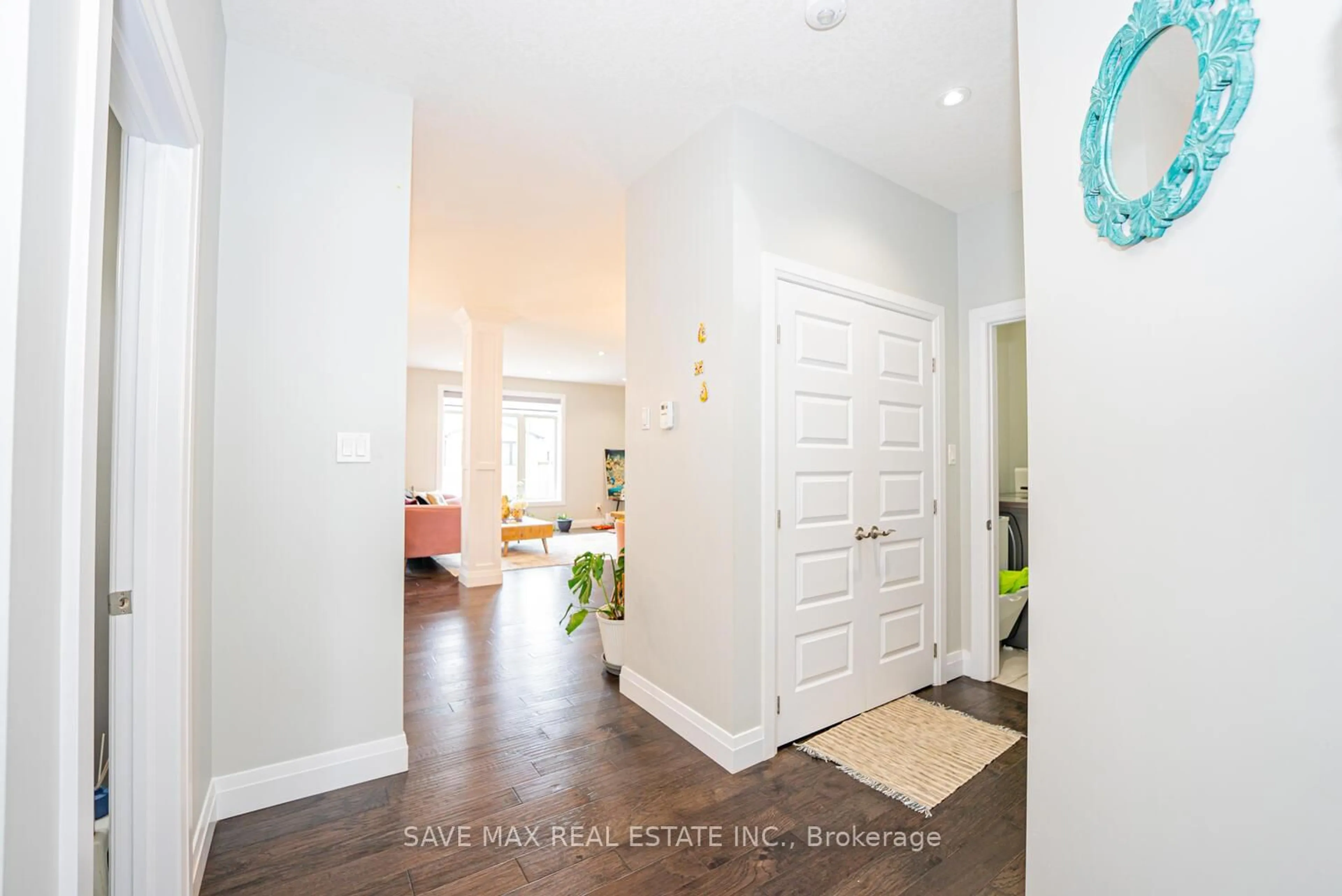 Indoor entryway for 2382 Wickerson Rd, London South Ontario N6K 4R6