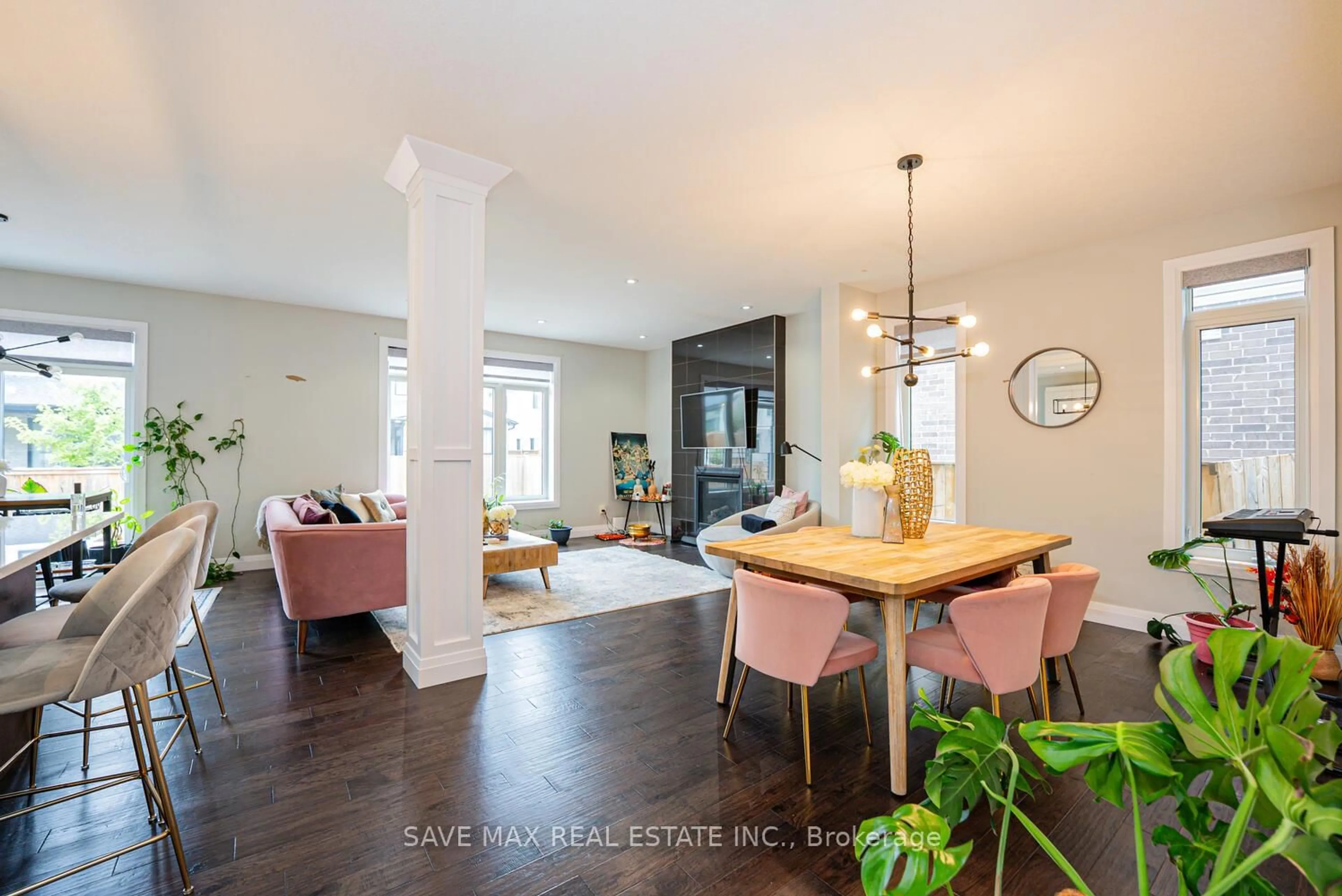 Dining room, wood/laminate floor for 2382 Wickerson Rd, London South Ontario N6K 4R6