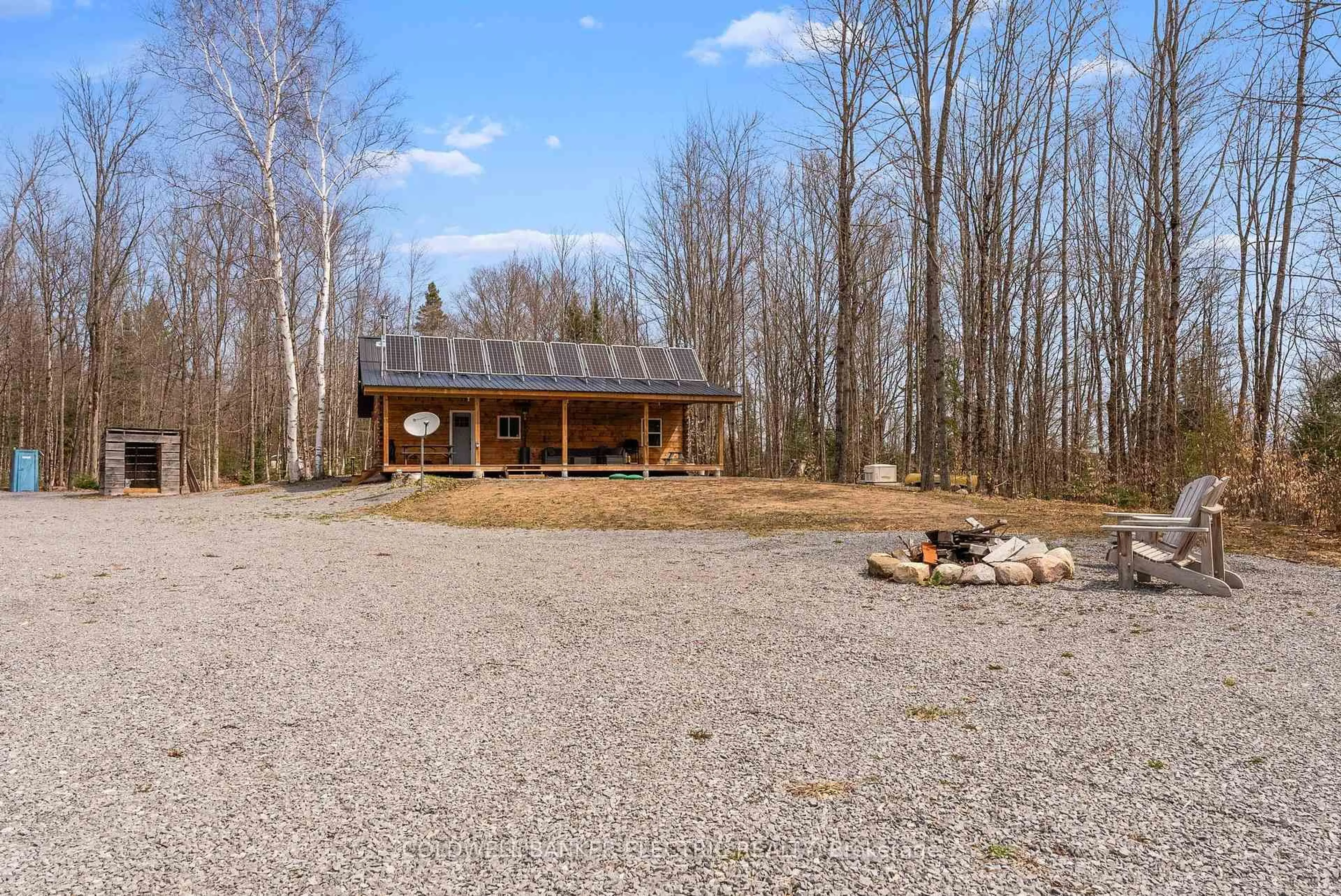 Patio, unknown for 2075 Dyno Rd, Highlands East Ontario K0L 1C0
