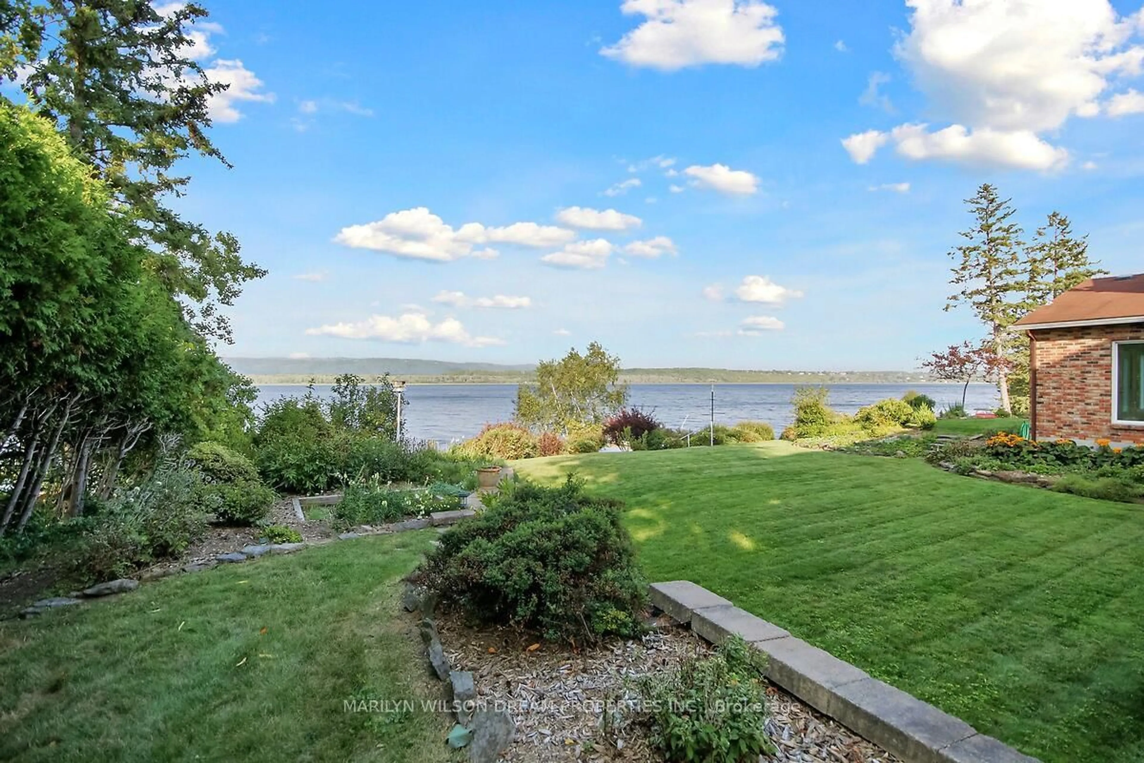 Patio, water/lake/river/ocean view for 2998 Barlow Cres, Ottawa Ontario K0A 1T0