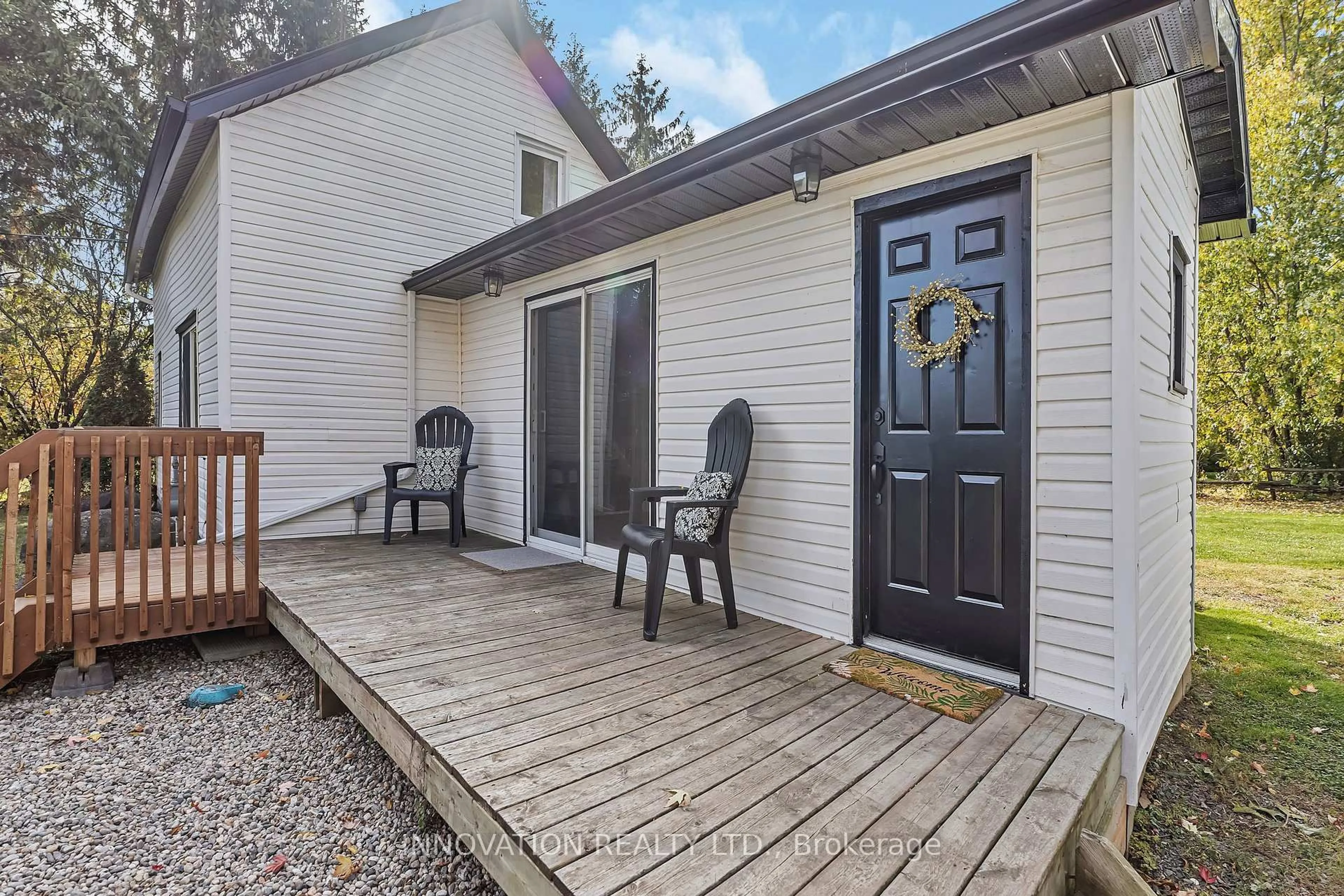 Patio, street for 2716 Margaret St, North Dundas Ontario K0E 1S0