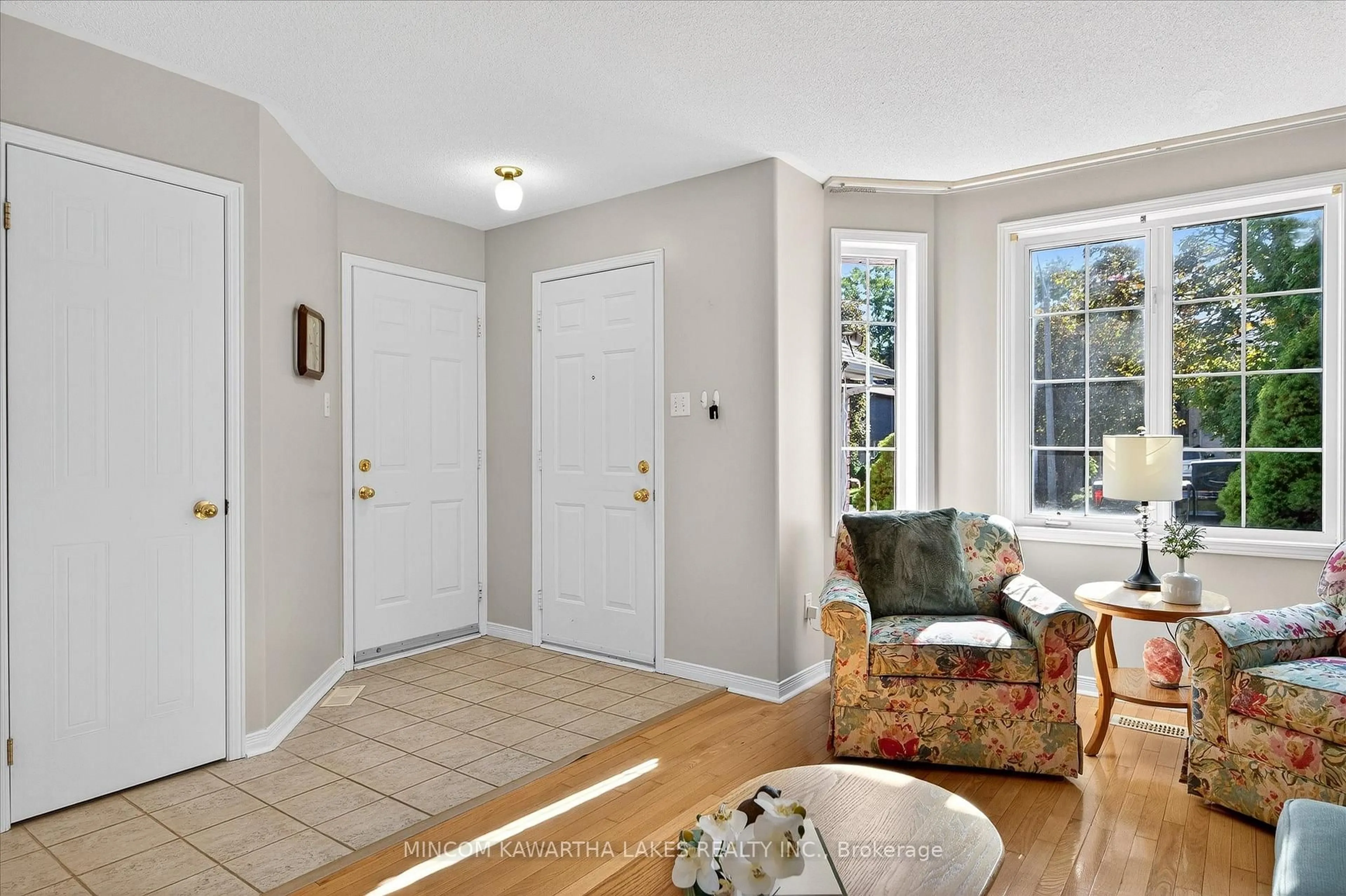 Indoor entryway for 1191 Baker St, Peterborough Ontario K9H 7P9
