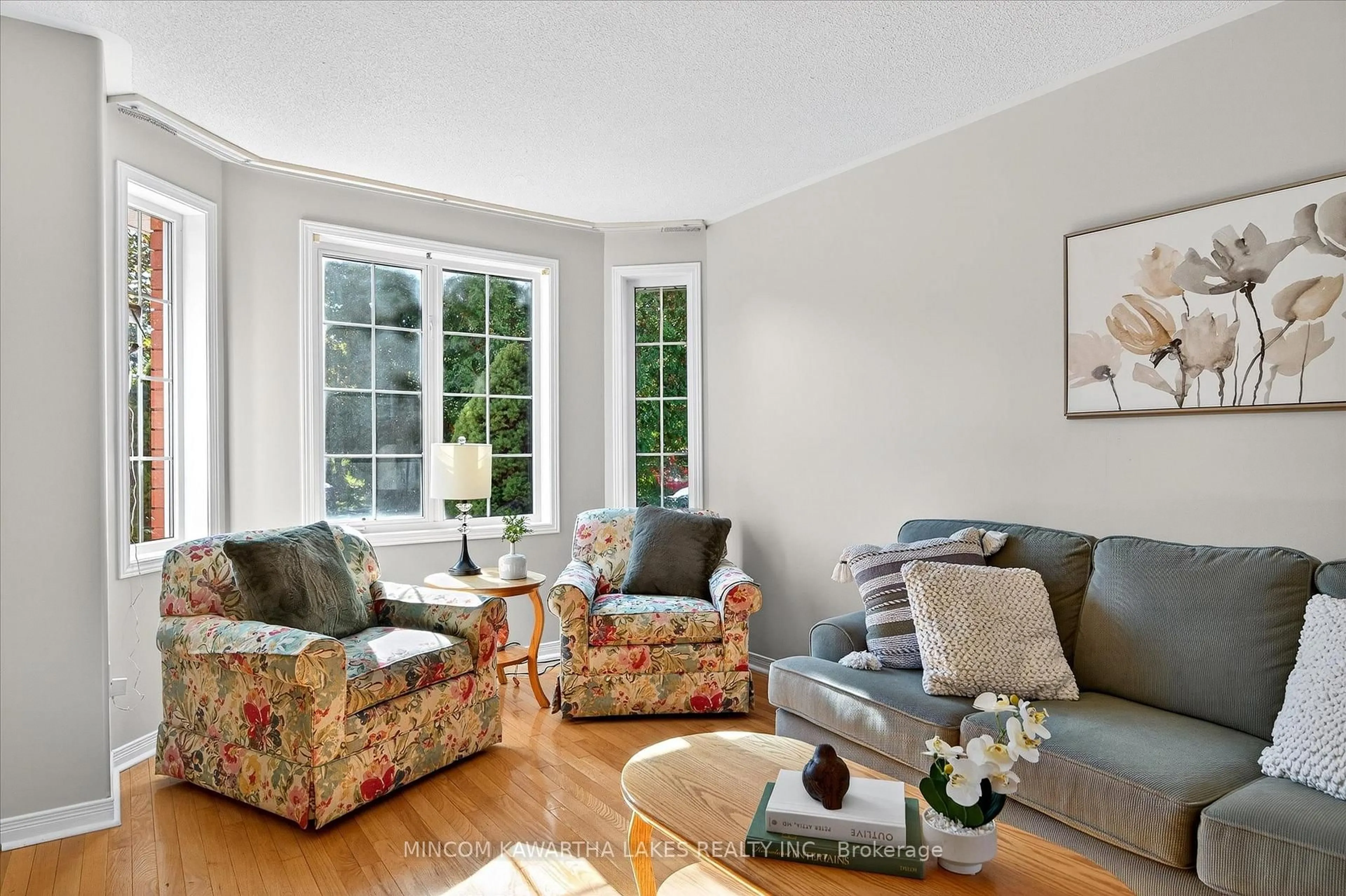 Living room with furniture, unknown for 1191 Baker St, Peterborough Ontario K9H 7P9