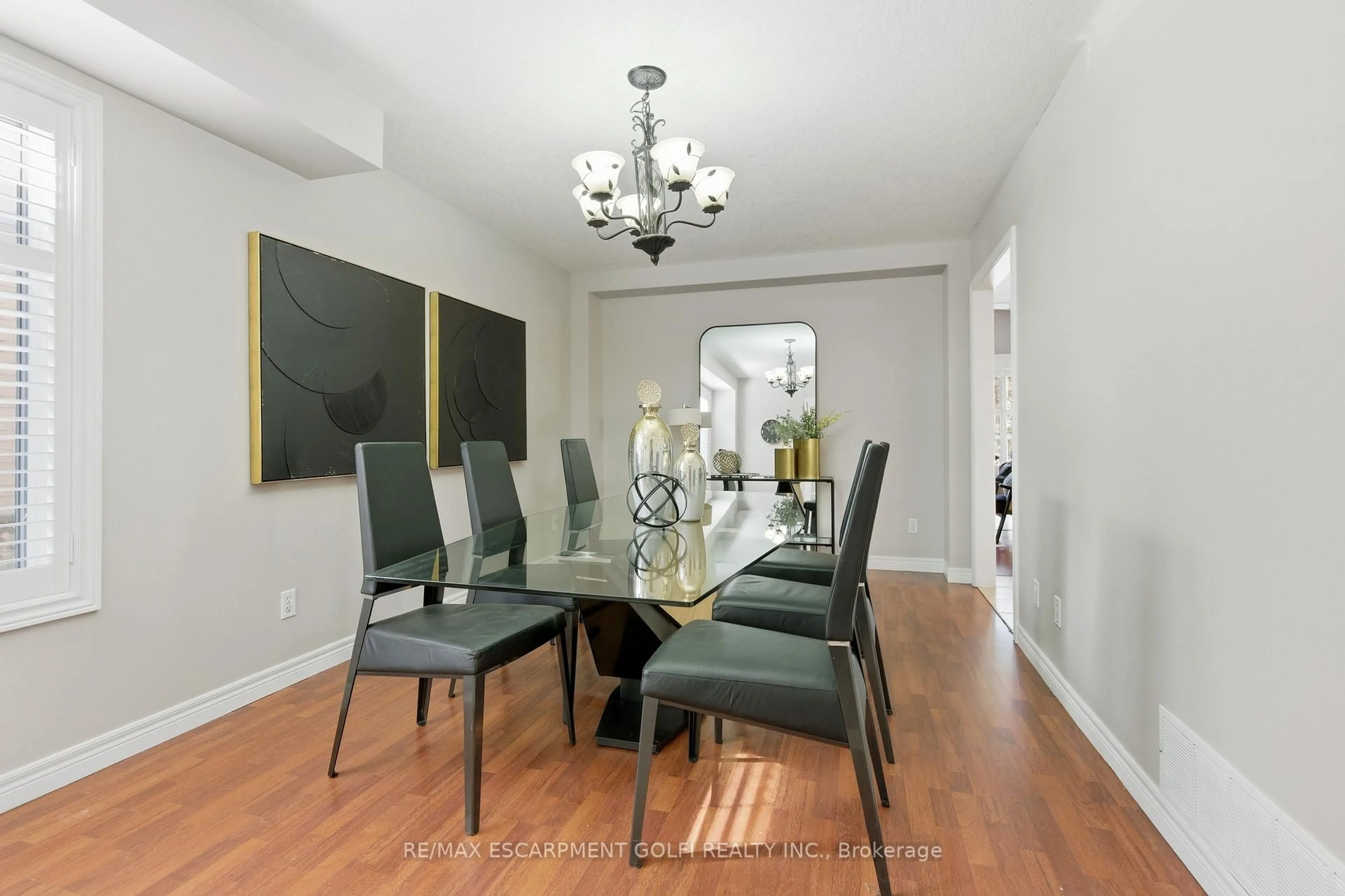 Dining room, unknown for 213 Dorchester Dr, Grimsby Ontario L3M 5K8