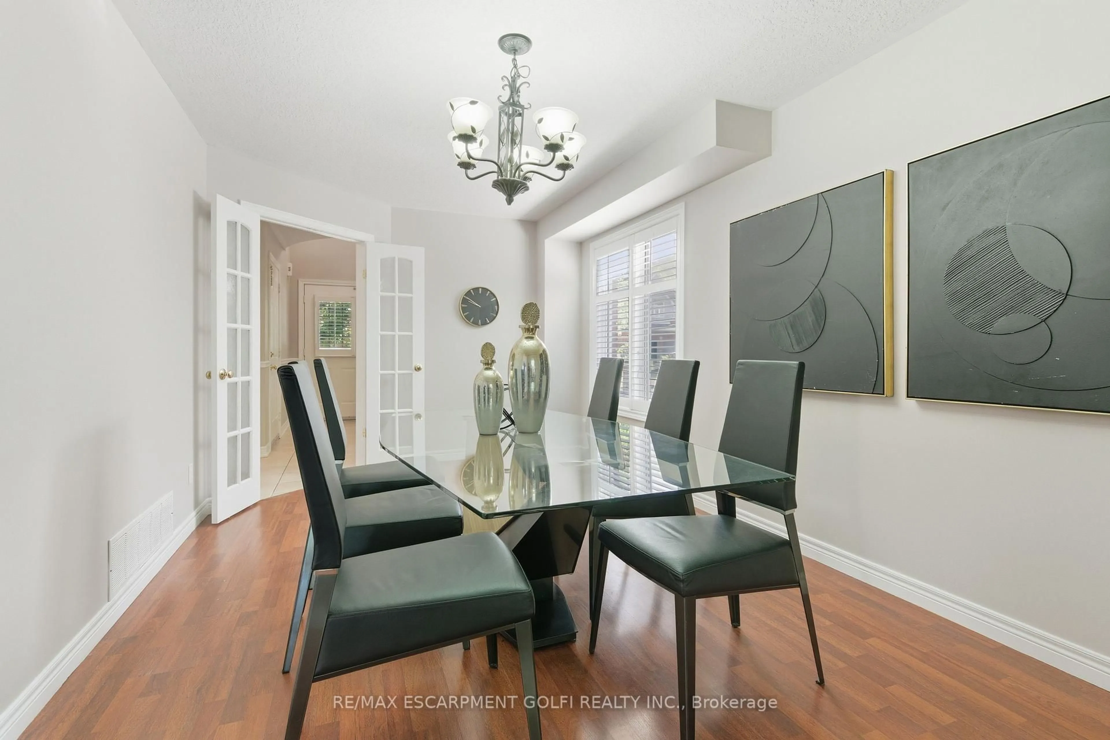 Dining room, unknown for 213 Dorchester Dr, Grimsby Ontario L3M 5K8