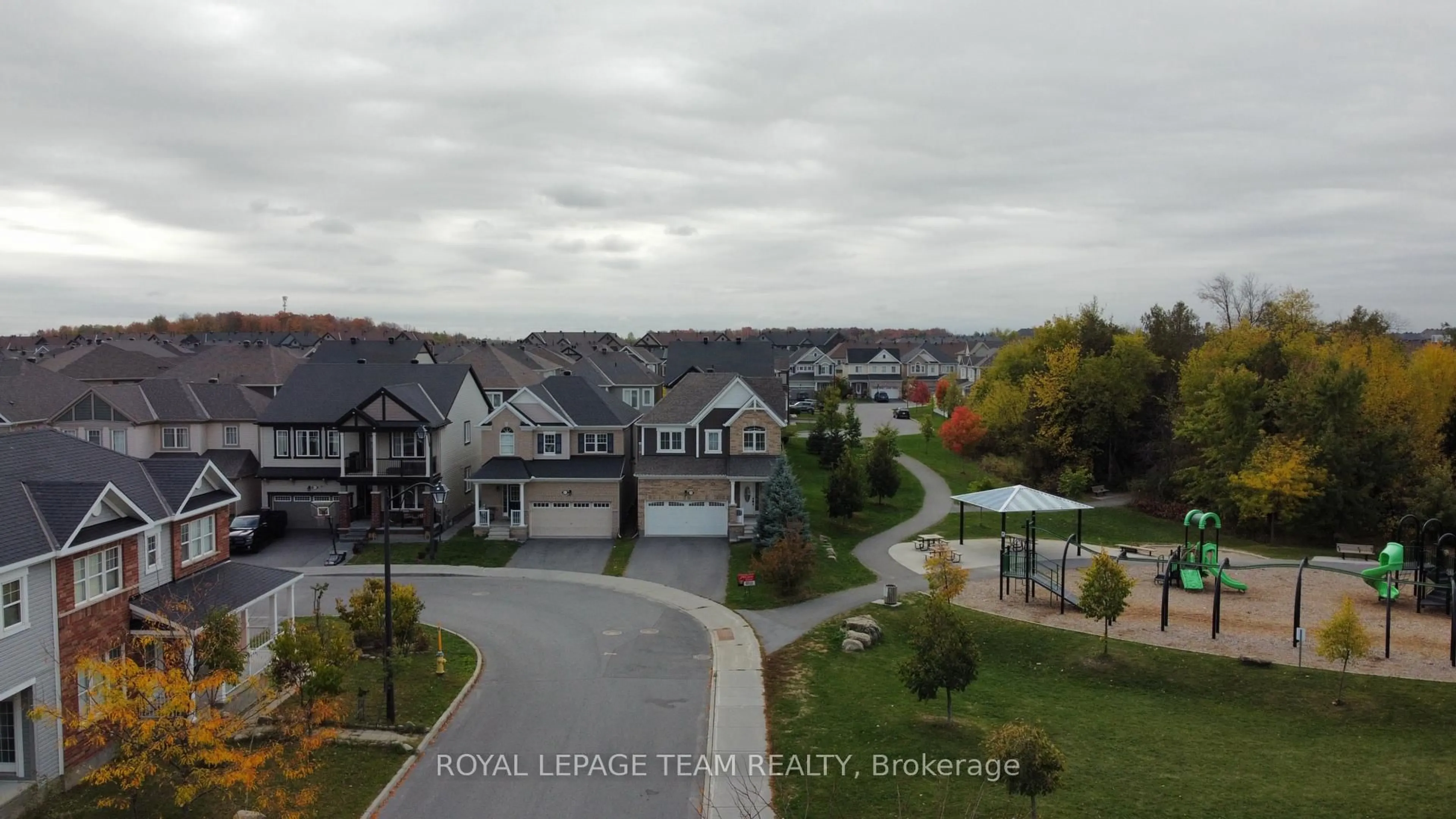 A pic from outside/outdoor area/front of a property/back of a property/a pic from drone, unknown for 939 Whimbrel Way, Ottawa Ontario K2J 6C5