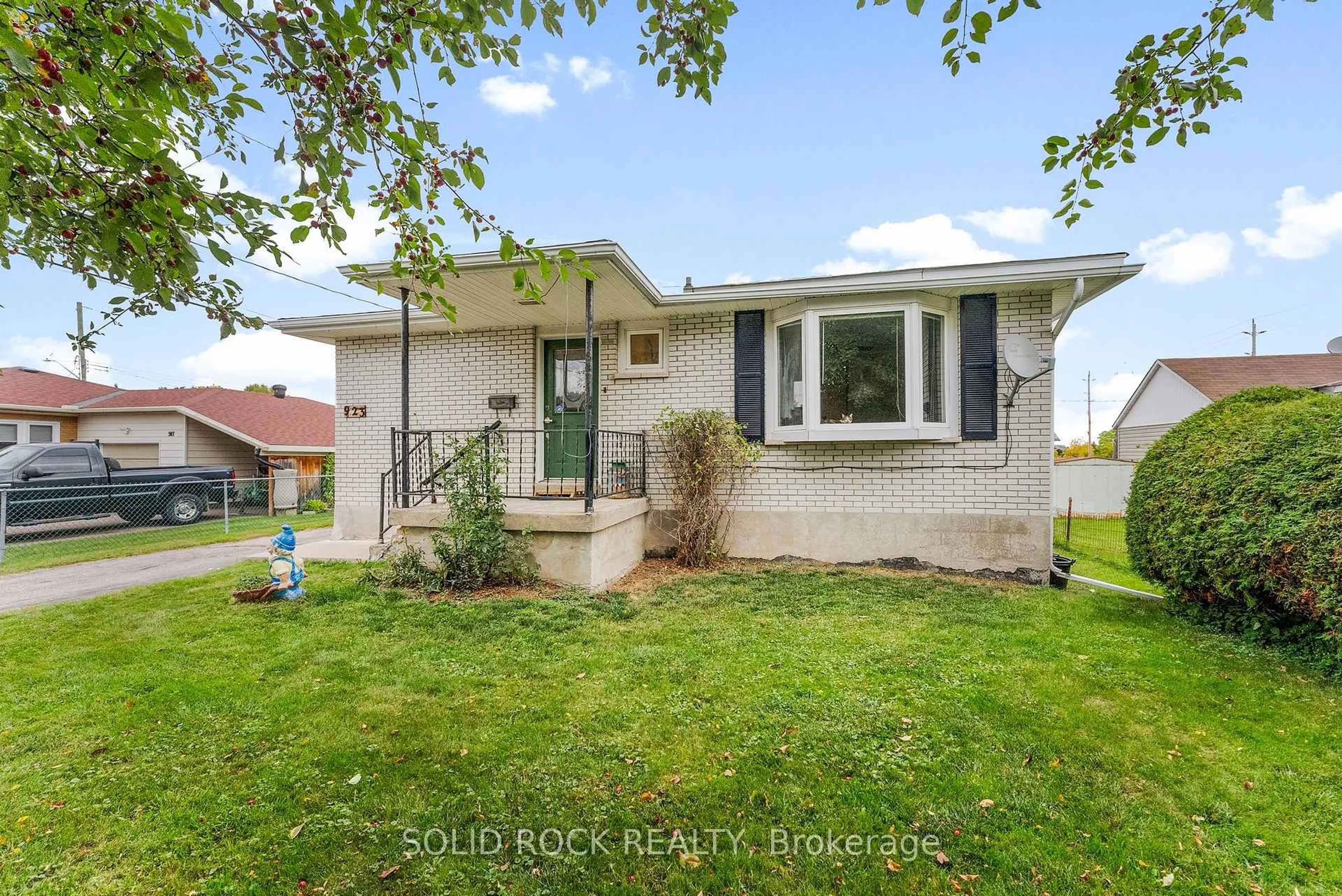 Unknown for 923 Raglan St, Renfrew Ontario K7V 1S6