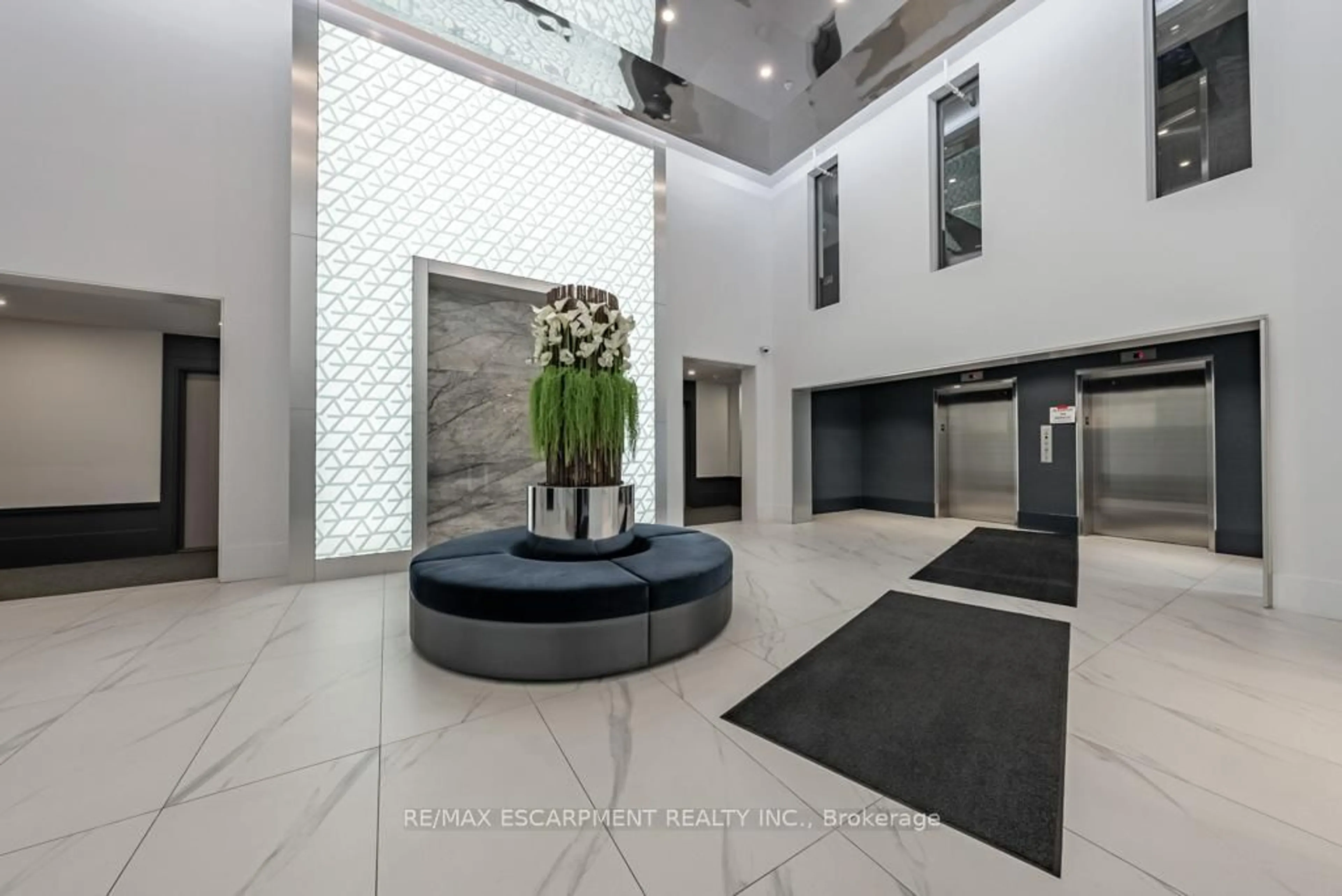 Lobby for 16 Concord Pl #118, Grimsby Ontario L3M 0J1