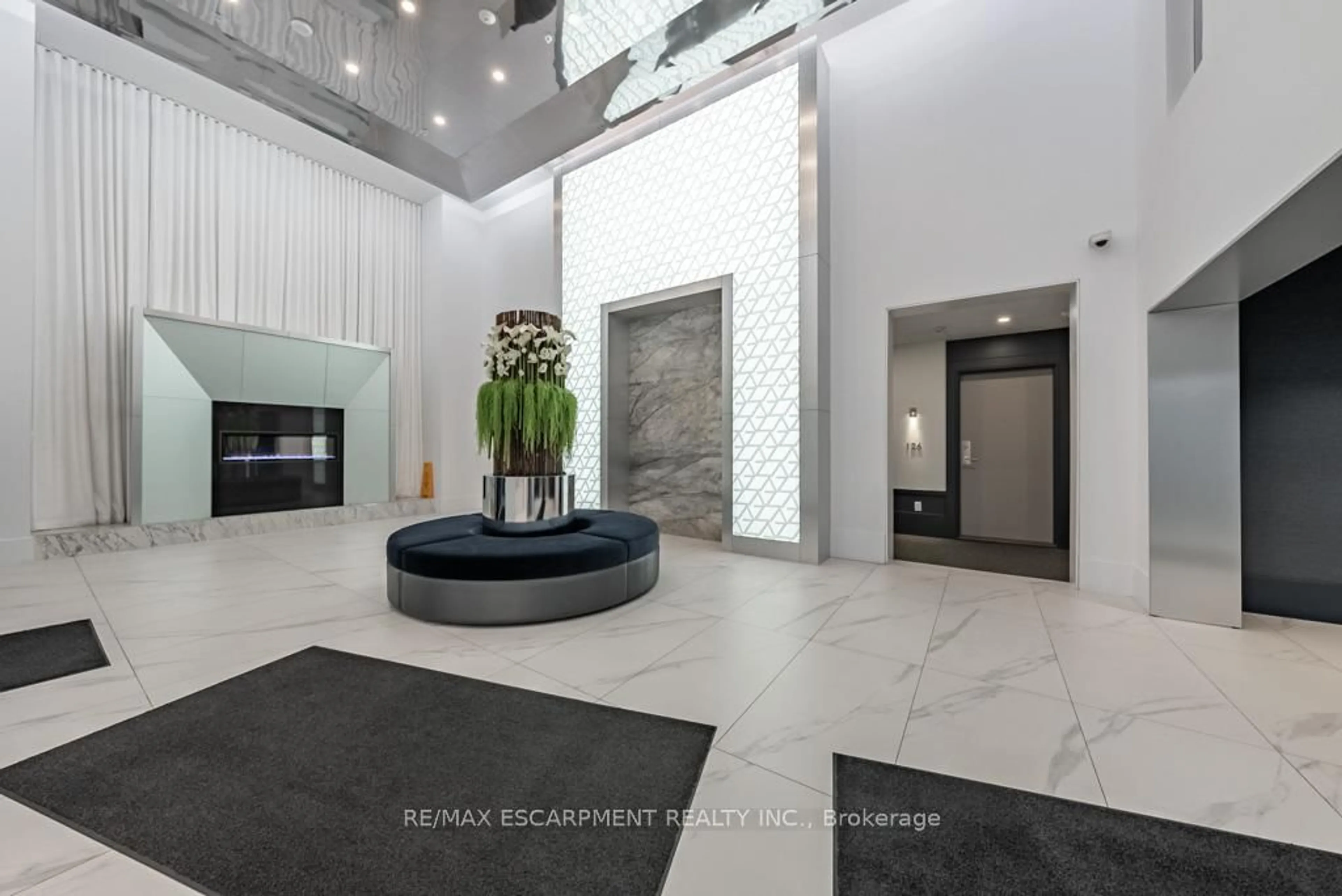 Lobby for 16 Concord Pl #118, Grimsby Ontario L3M 0J1