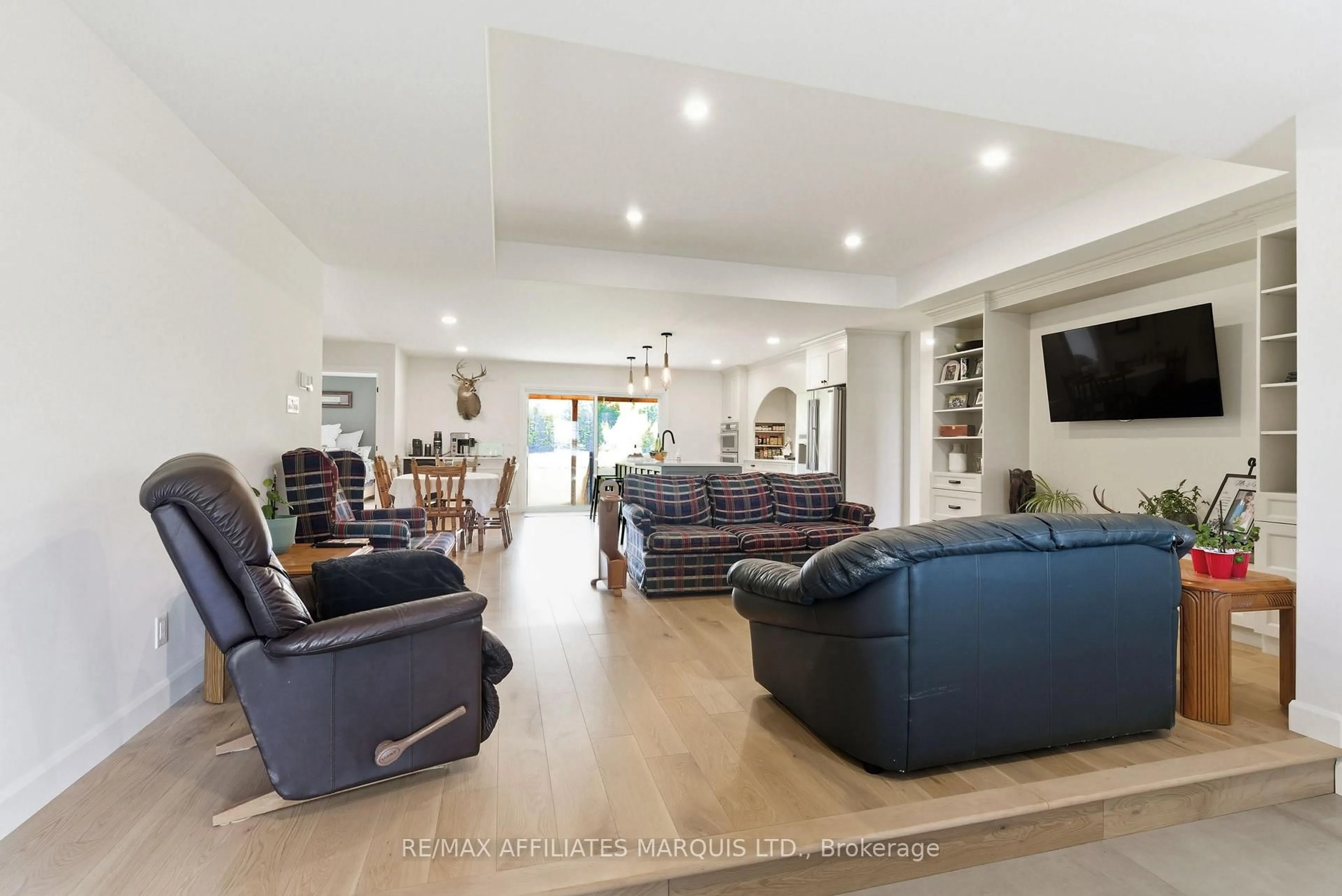 Living room with furniture, unknown for 17026 Myers Rd, South Stormont Ontario K0C 2A0